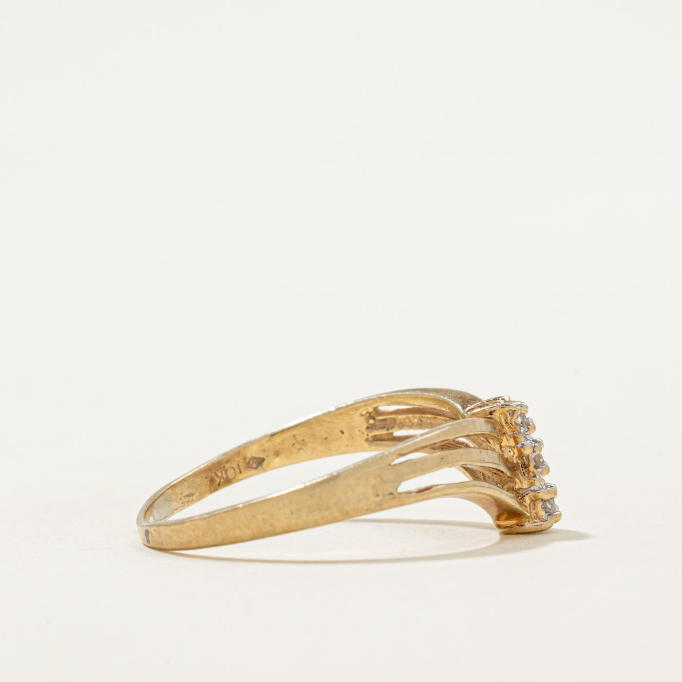 Three Stone Diamond Chevron Ring | 0.03ctw | SZ 6.5