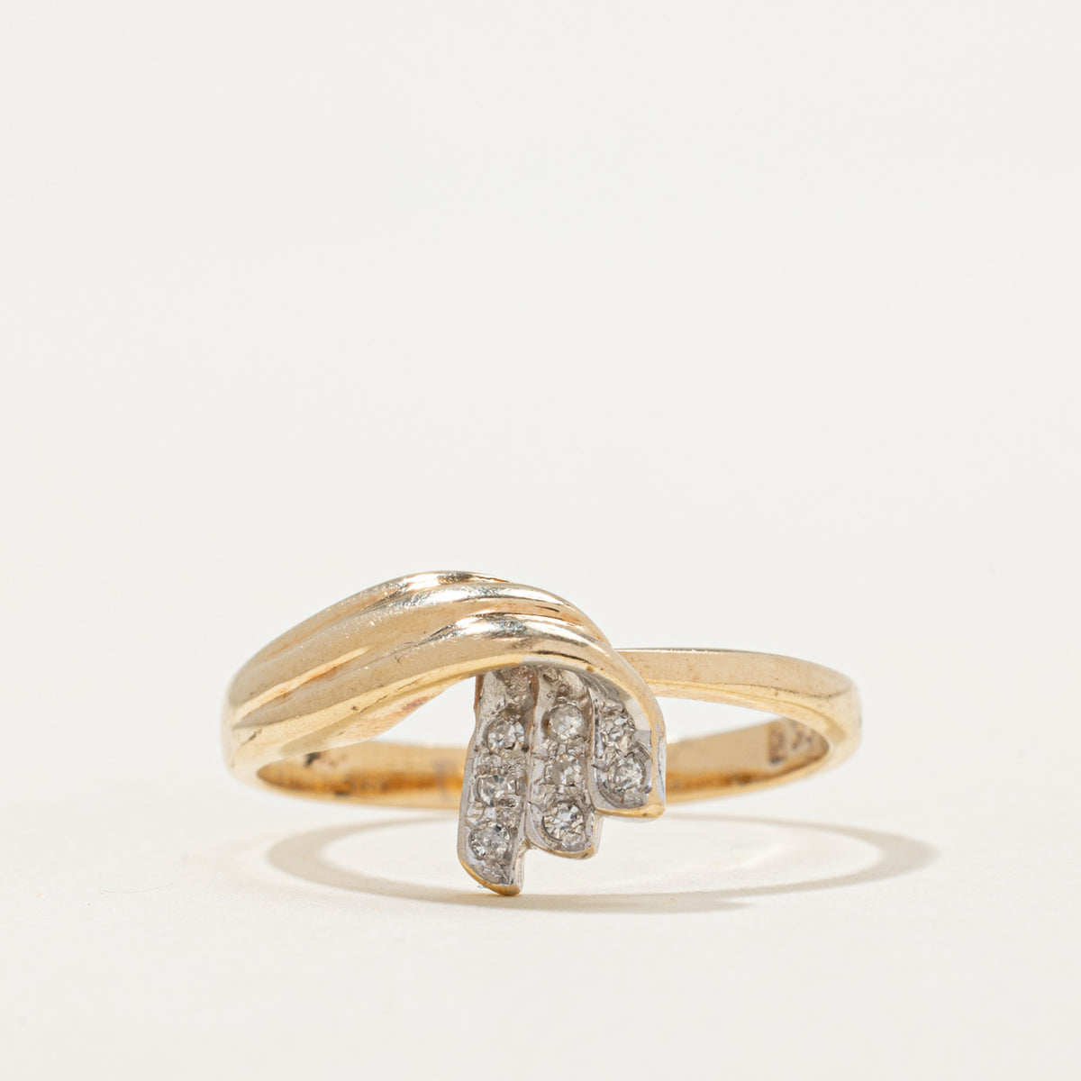 Diamond Crossover Ring | 0.06ctw | SZ 5.75
