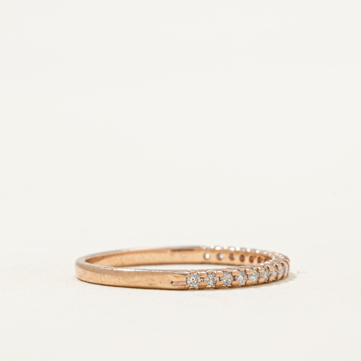 Alliance semi-éternité en or rose 10 carats sertie de diamants | 0,13 ct au total | Taille 6,25