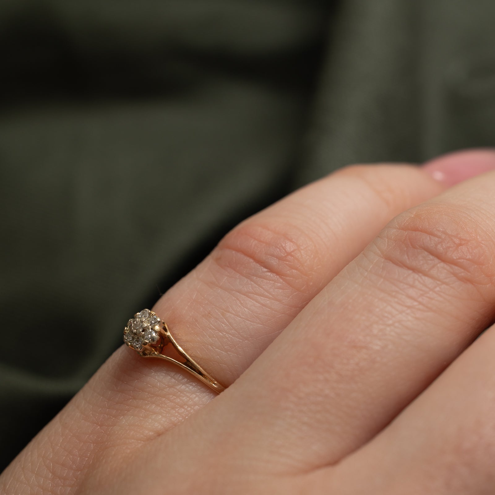 Diamond Cluster Tapered Petite Ring | 0.05ctw | SZ 3