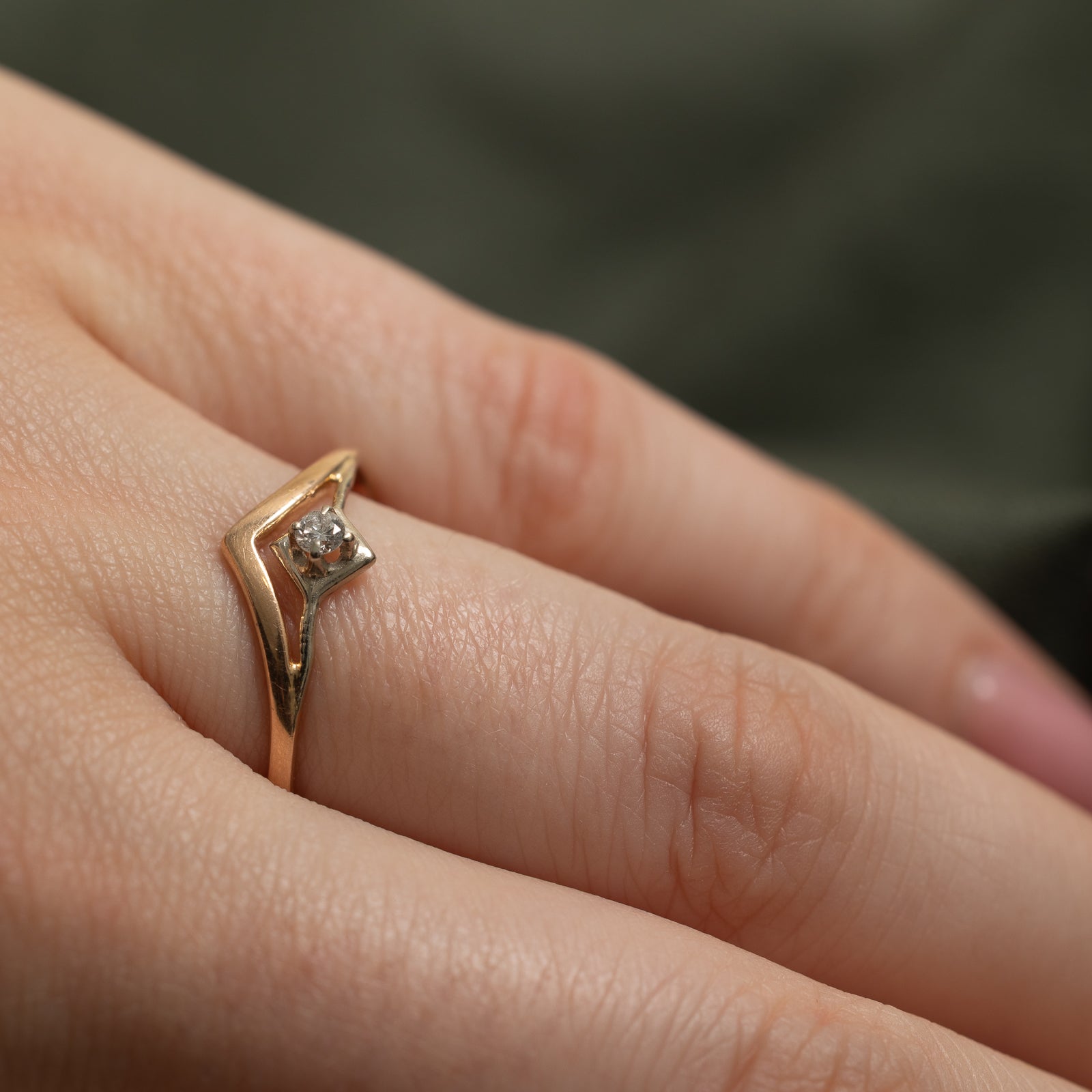 Floating Diamond Chevron Ring | 0.05ct | SZ 8