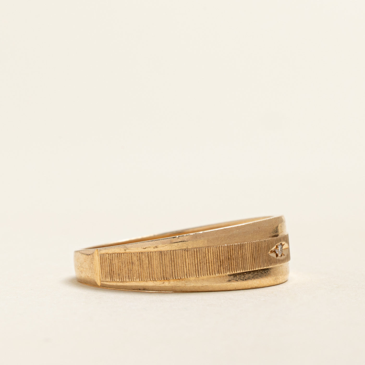 Diamond Fine Fluted Band | 0.01ct | SZ 10.5