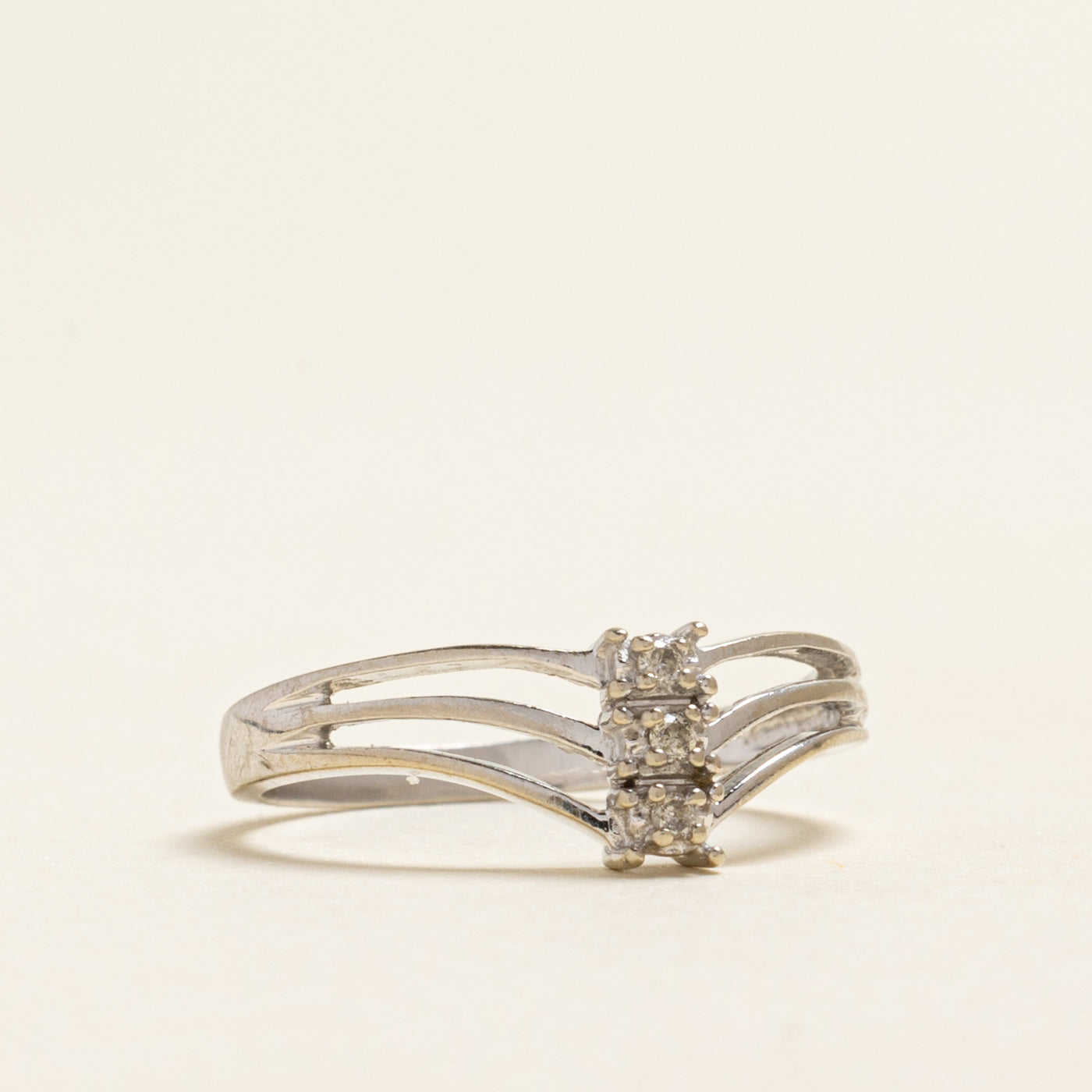 White Gold Diamond Column Chevron Ring | 0.03ctw | SZ 6