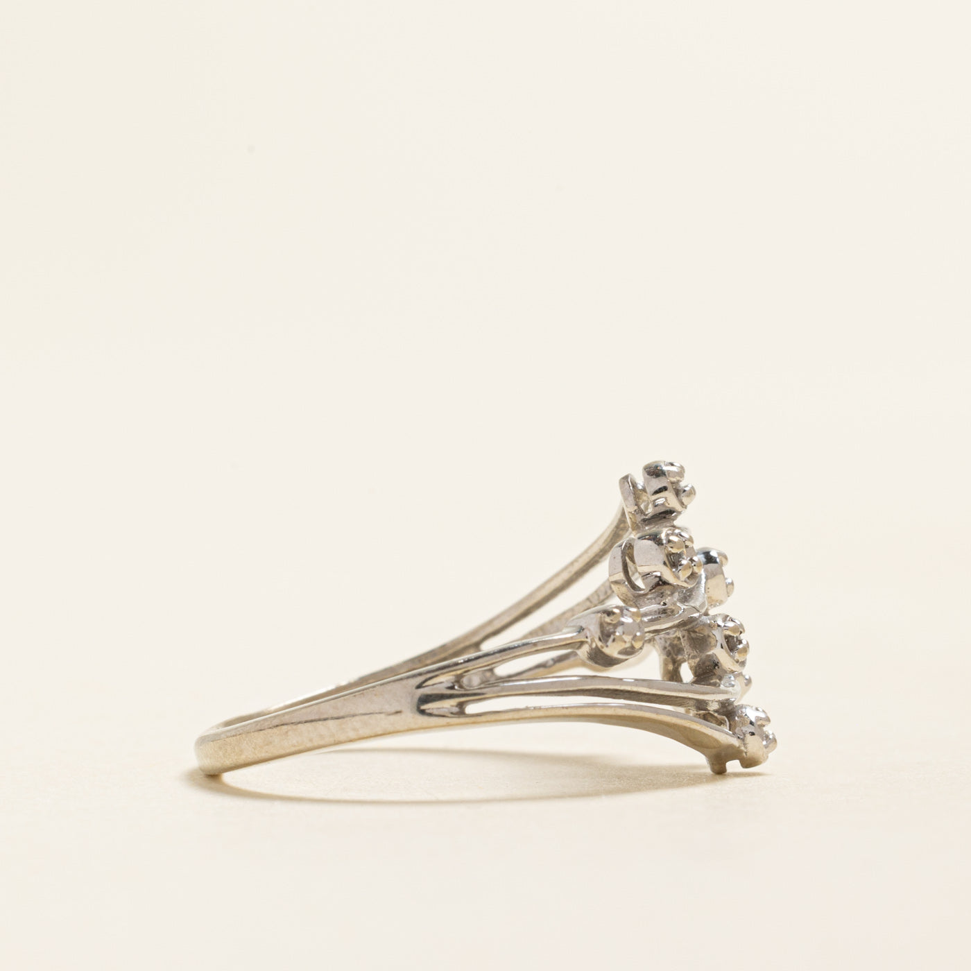 Scattered Diamond Lines Ring | 0.02ctw | SZ 8