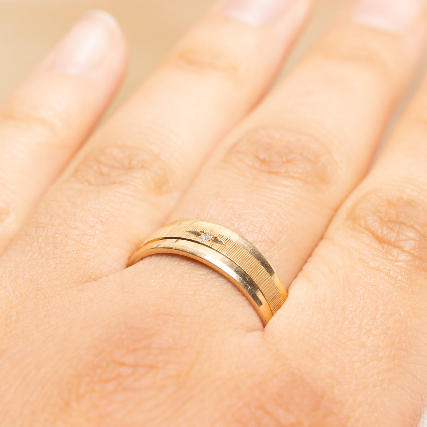 Diamond Fine Fluted Band | 0.01ct | SZ 10.5