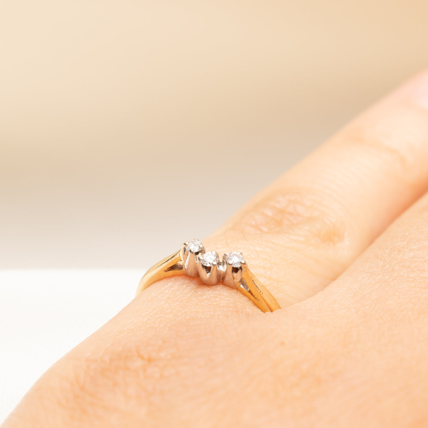 Three Stone Diamond Contour Ring | 0.09ctw | SZ 5