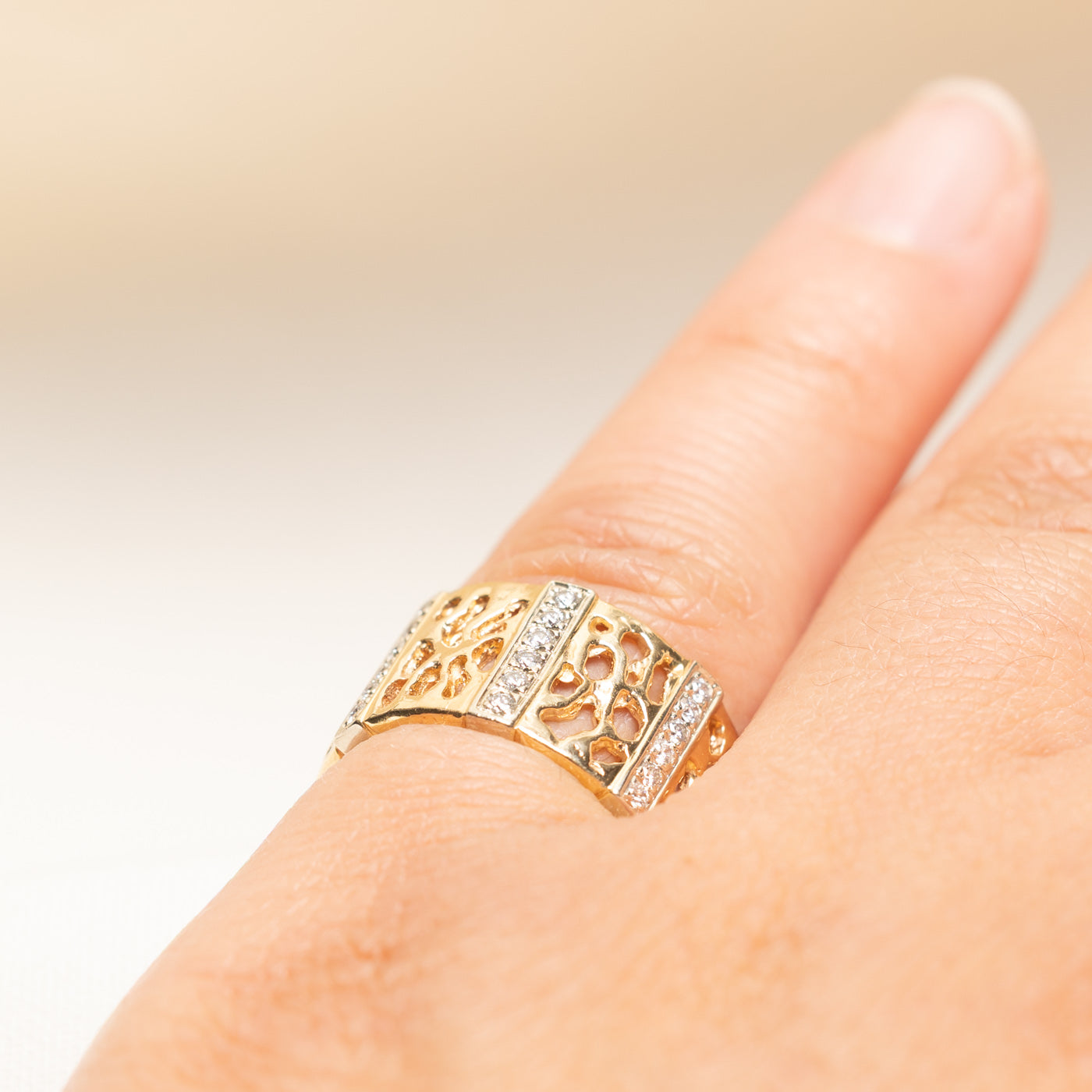 14K Diamond Column Openwork Band | 0.18ctw | SZ 5