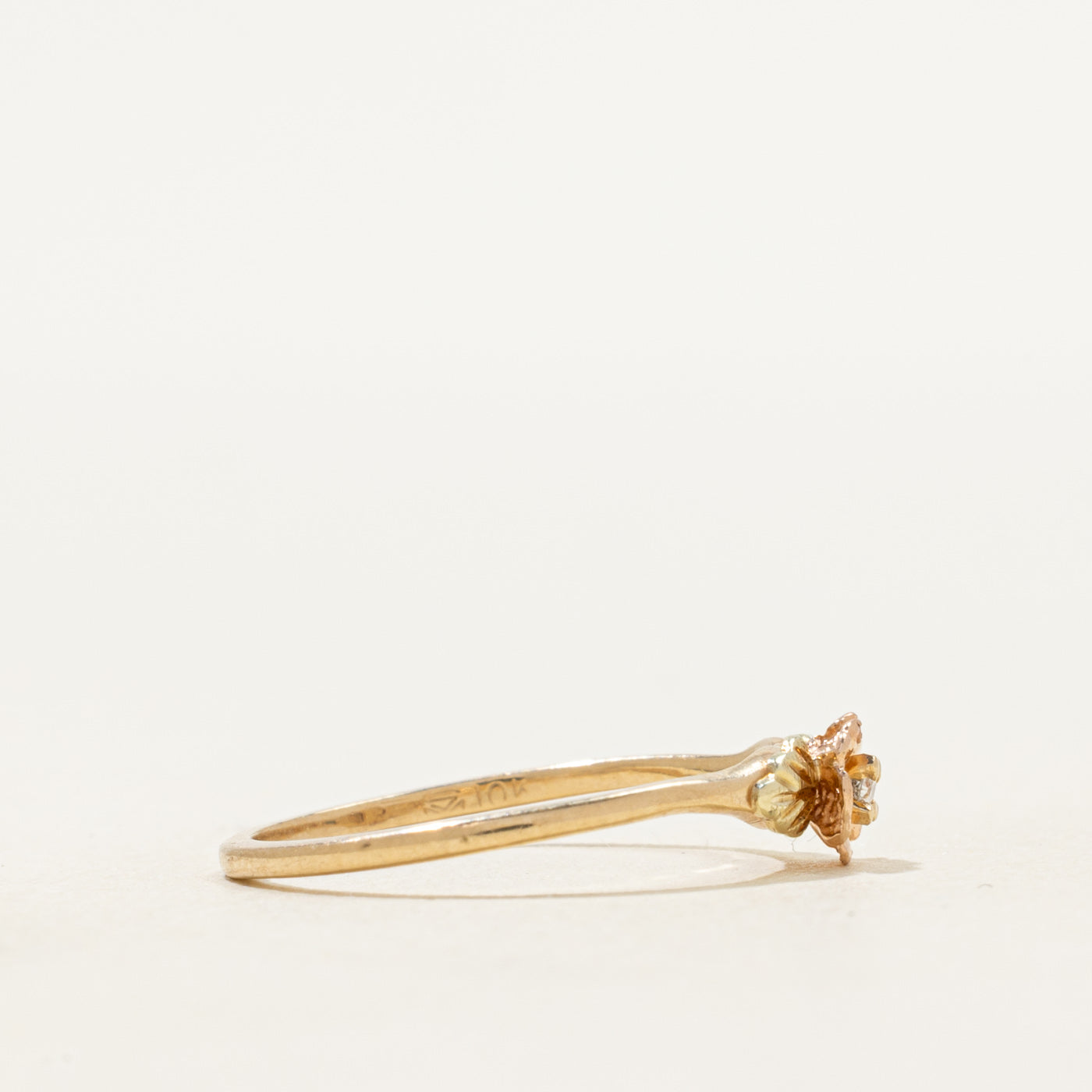 Two Tone Diamond Floral Ring | SZ 5.25