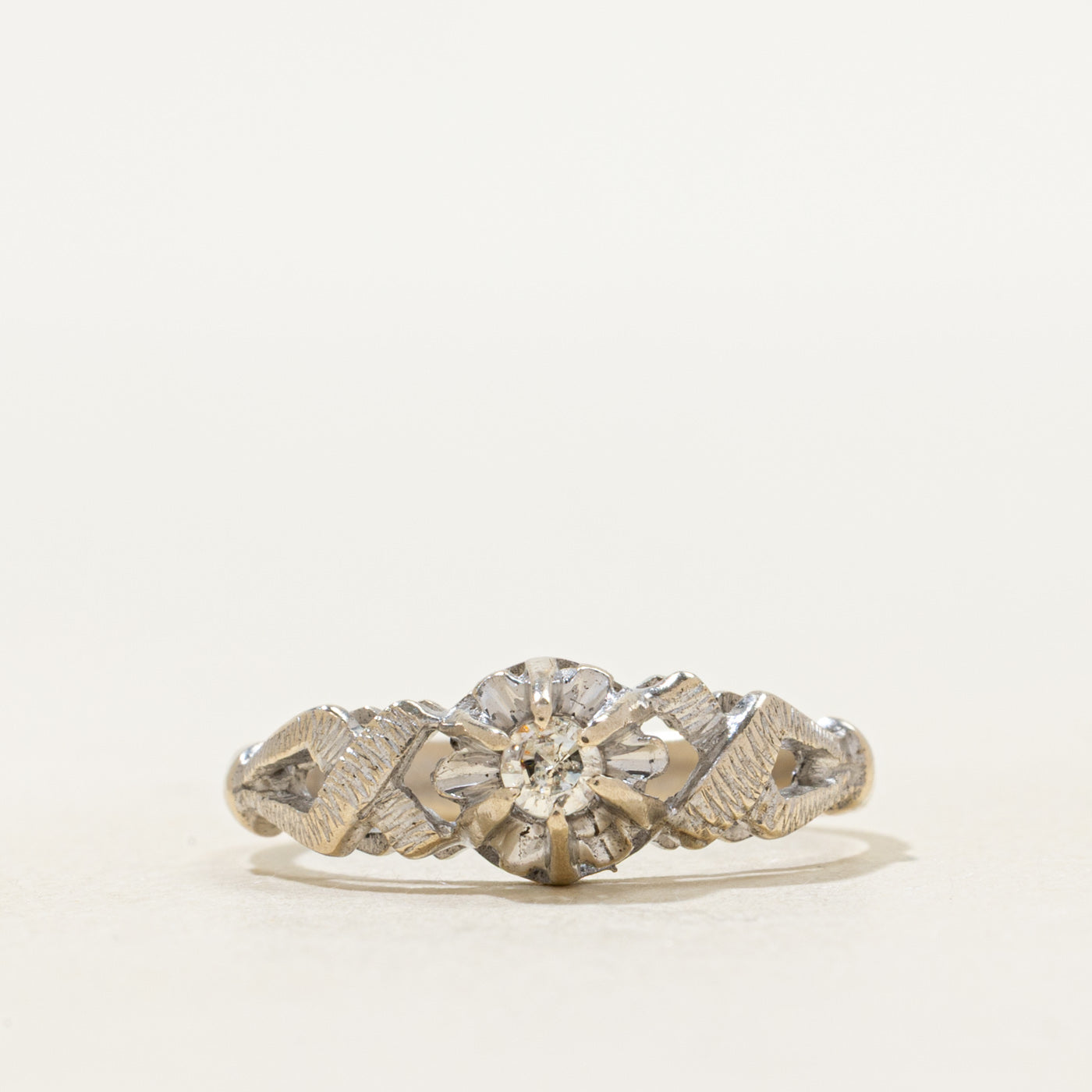 Belcher Set Diamond Cross Over Ring | SZ 6.25