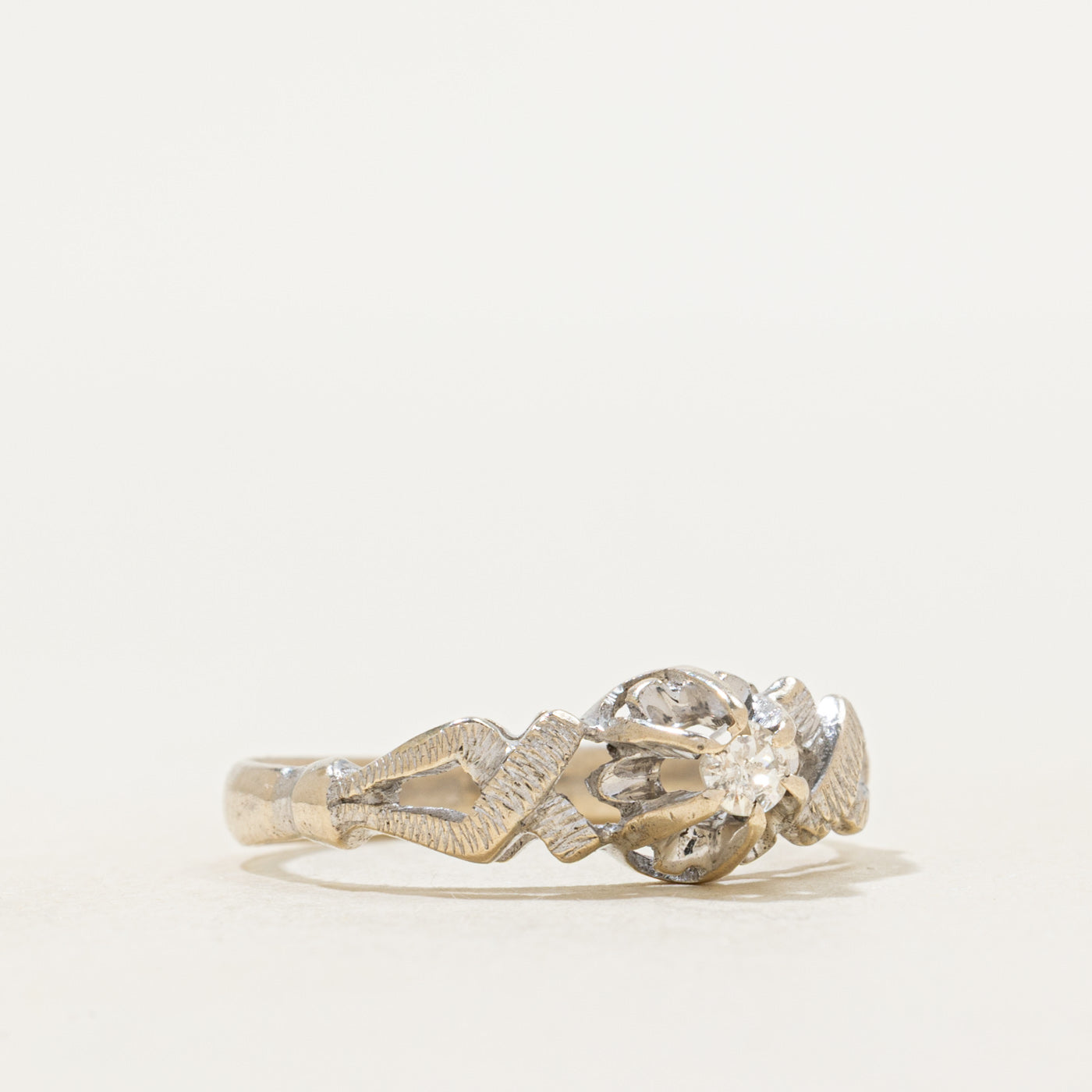 Belcher Set Diamond Cross Over Ring | SZ 6.25