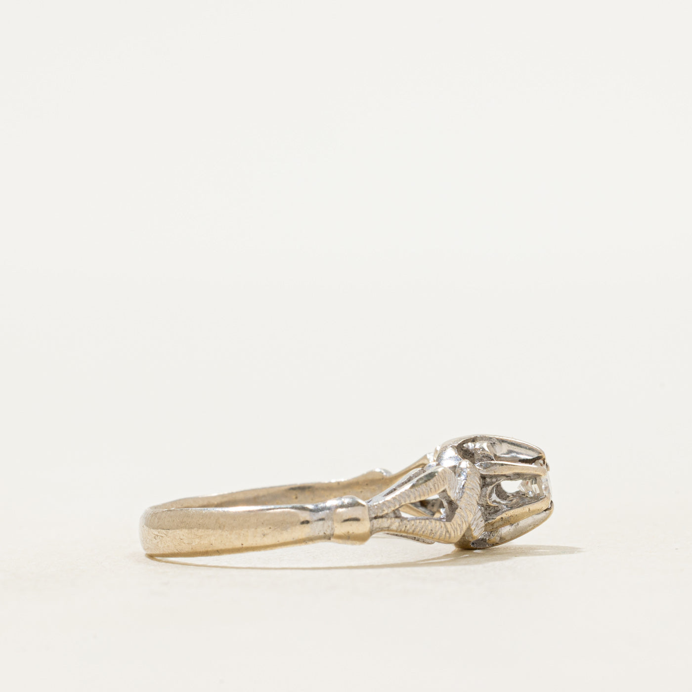 Belcher Set Diamond Cross Over Ring | SZ 6.25