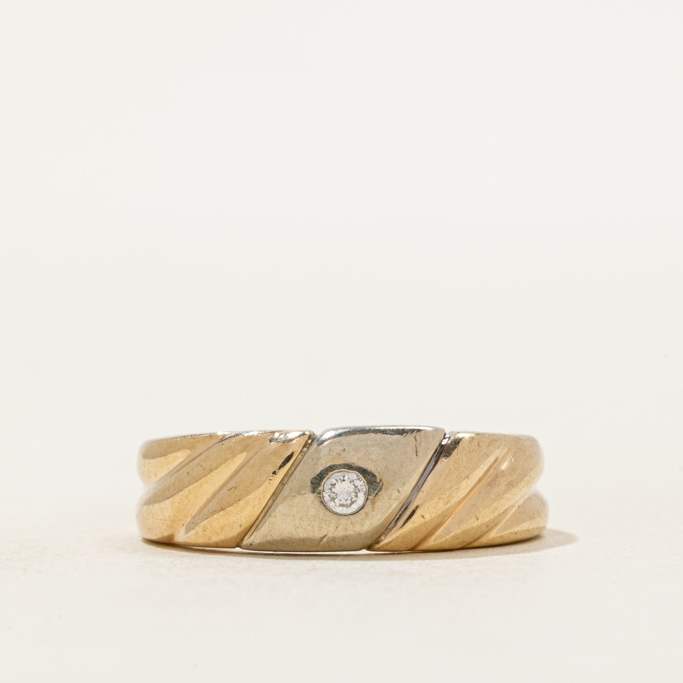 Flush Set Diamond Grooved Band | SZ 7.25