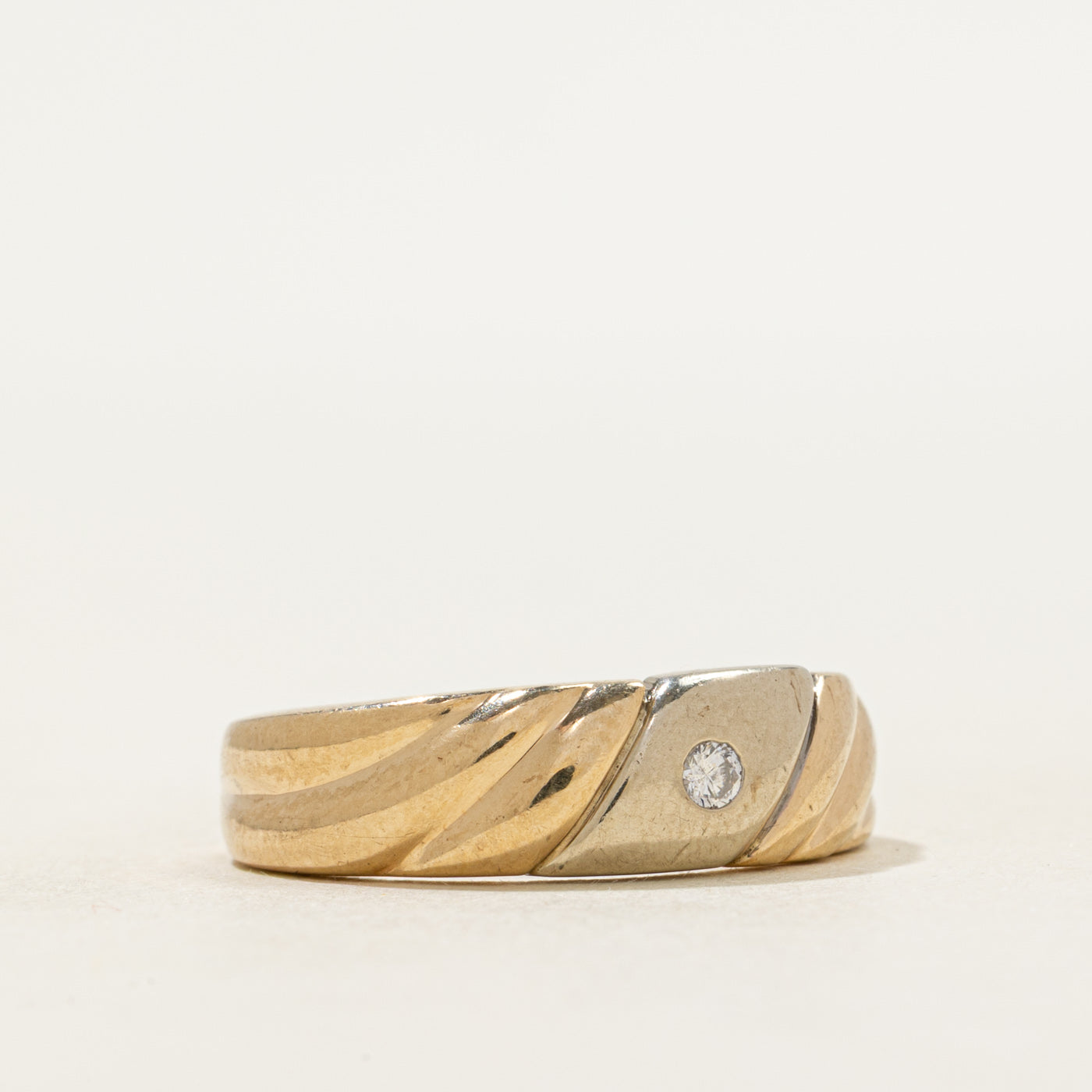 Flush Set Diamond Grooved Band | SZ 7.25