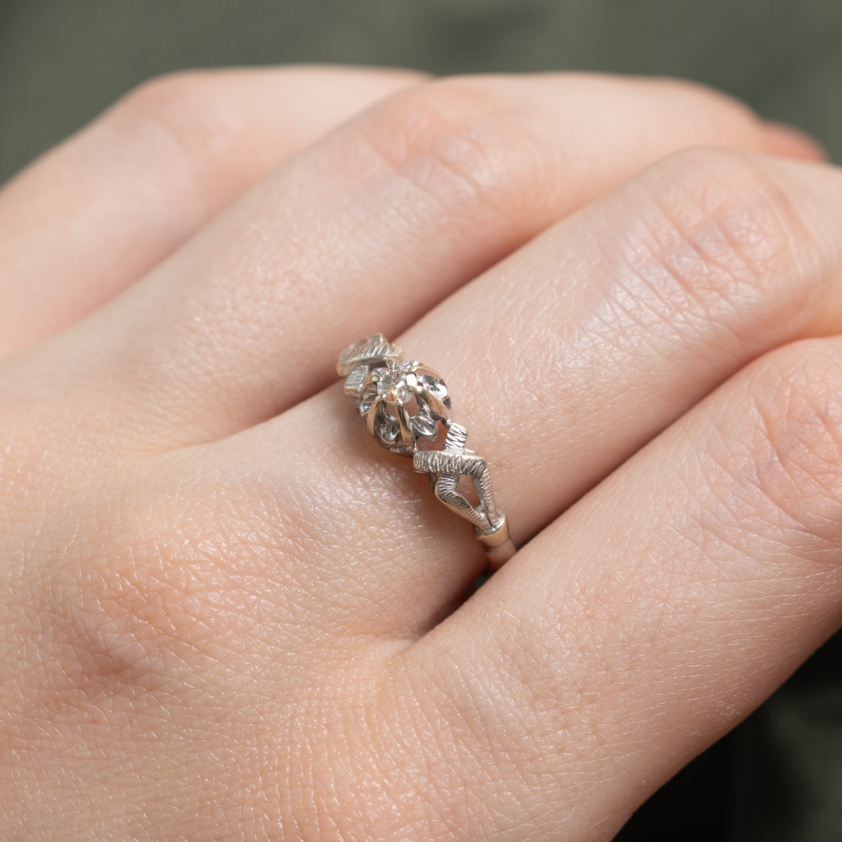 Belcher Set Diamond Cross Over Ring | SZ 6.25