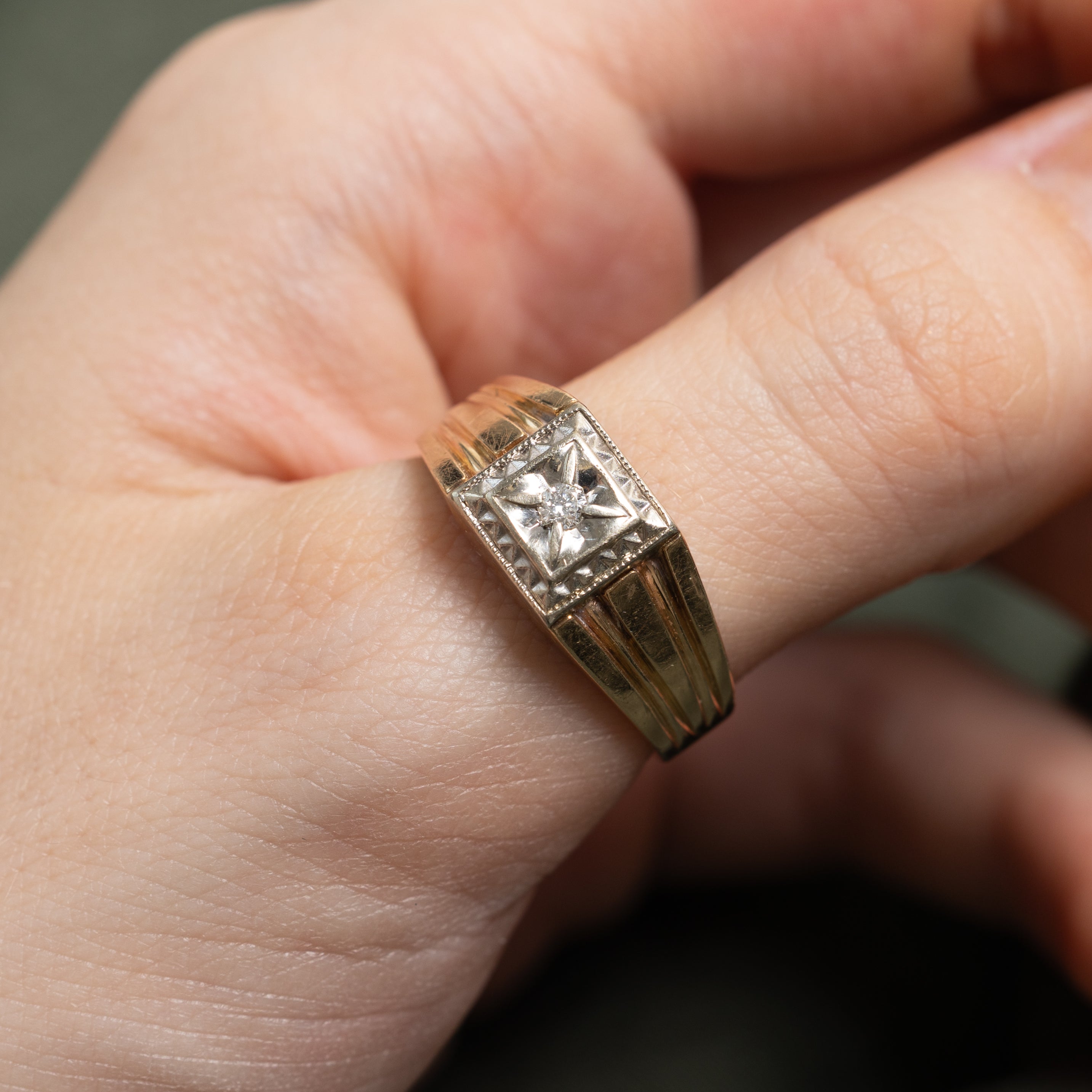 Two Tone Diamond Grooved Ring | SZ 9.5