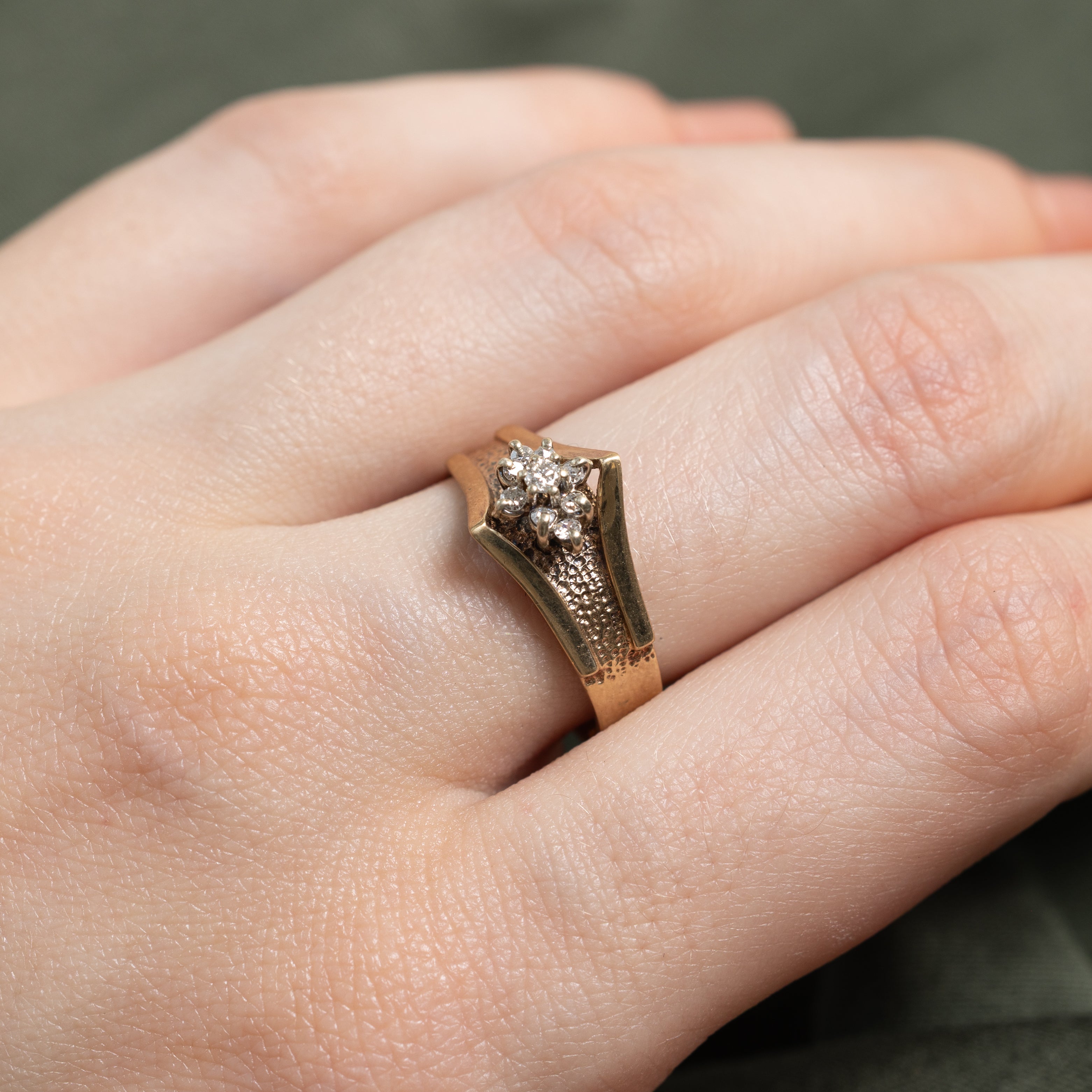 Diamond Petal Textured Tapered Ring | SZ 8