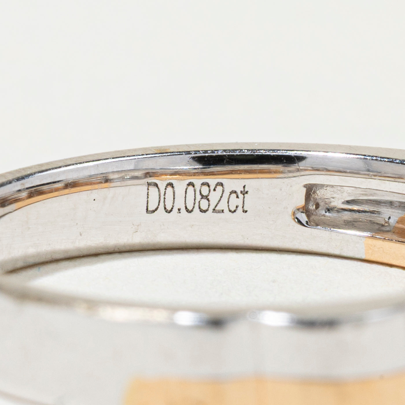 18k Two Tone Gold Tension Set Diamond Scalloped Band | SZ 6.25