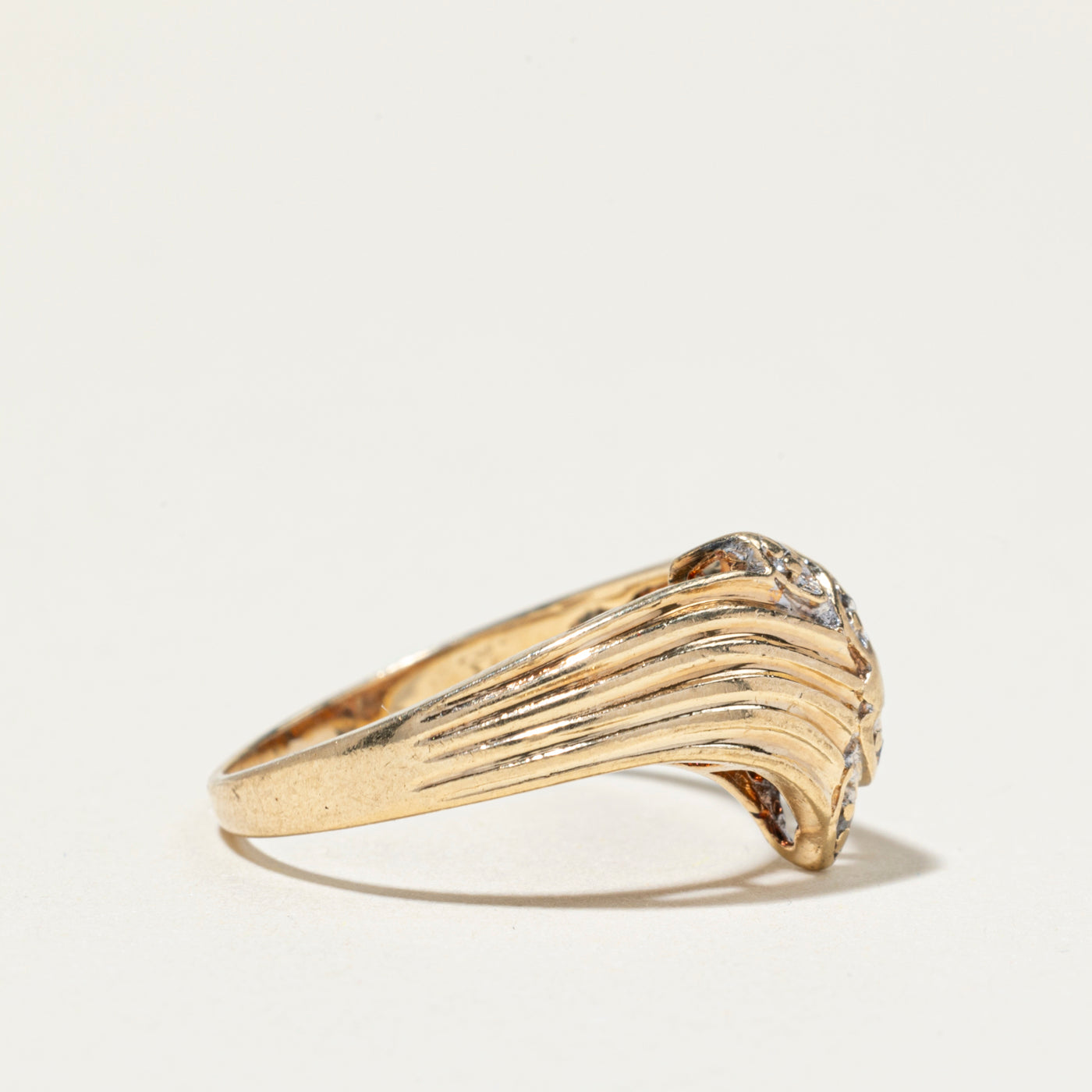 Diamond Grooved Chevron Ring | SZ 6