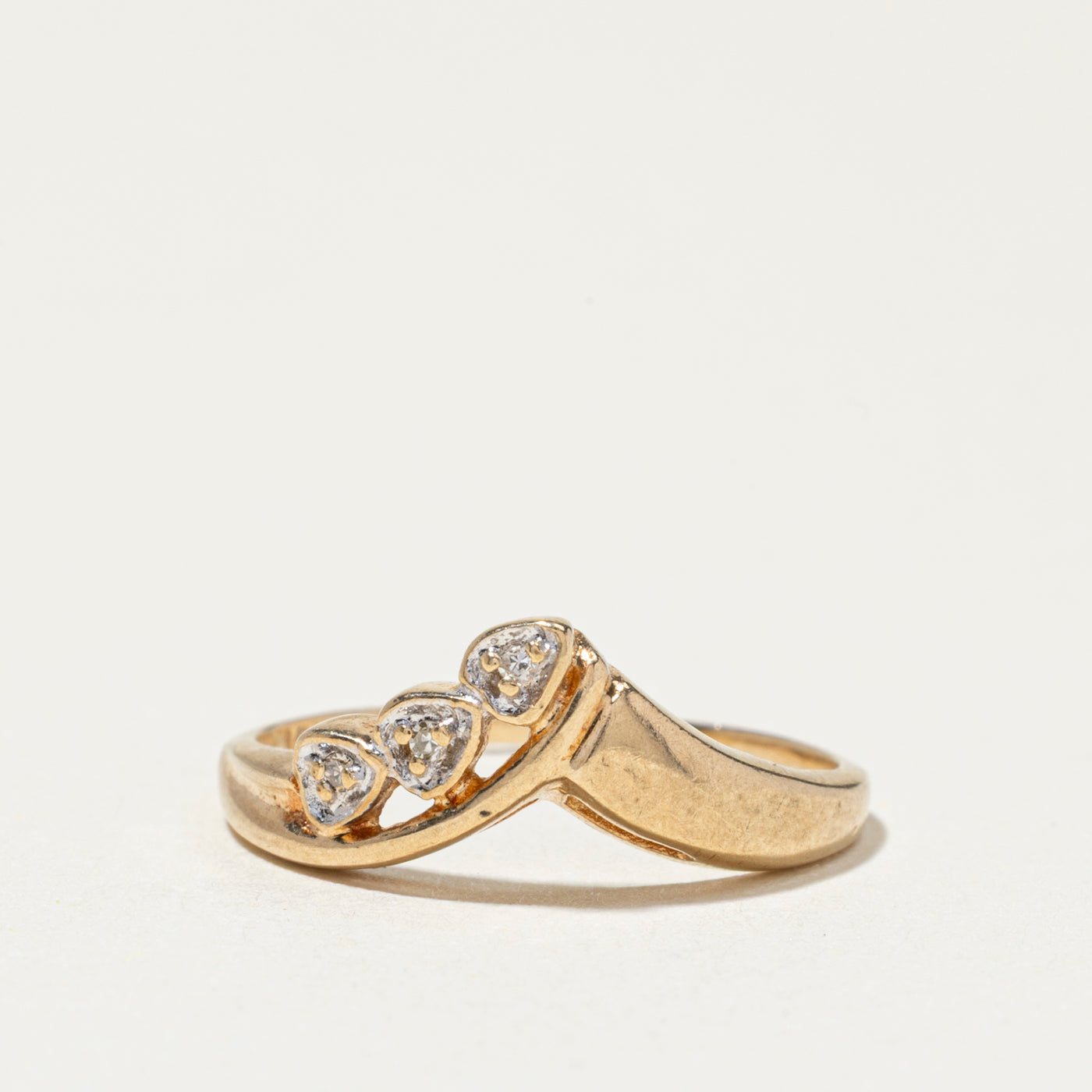 Diamond Hearts Chevron Ring | SZ 5