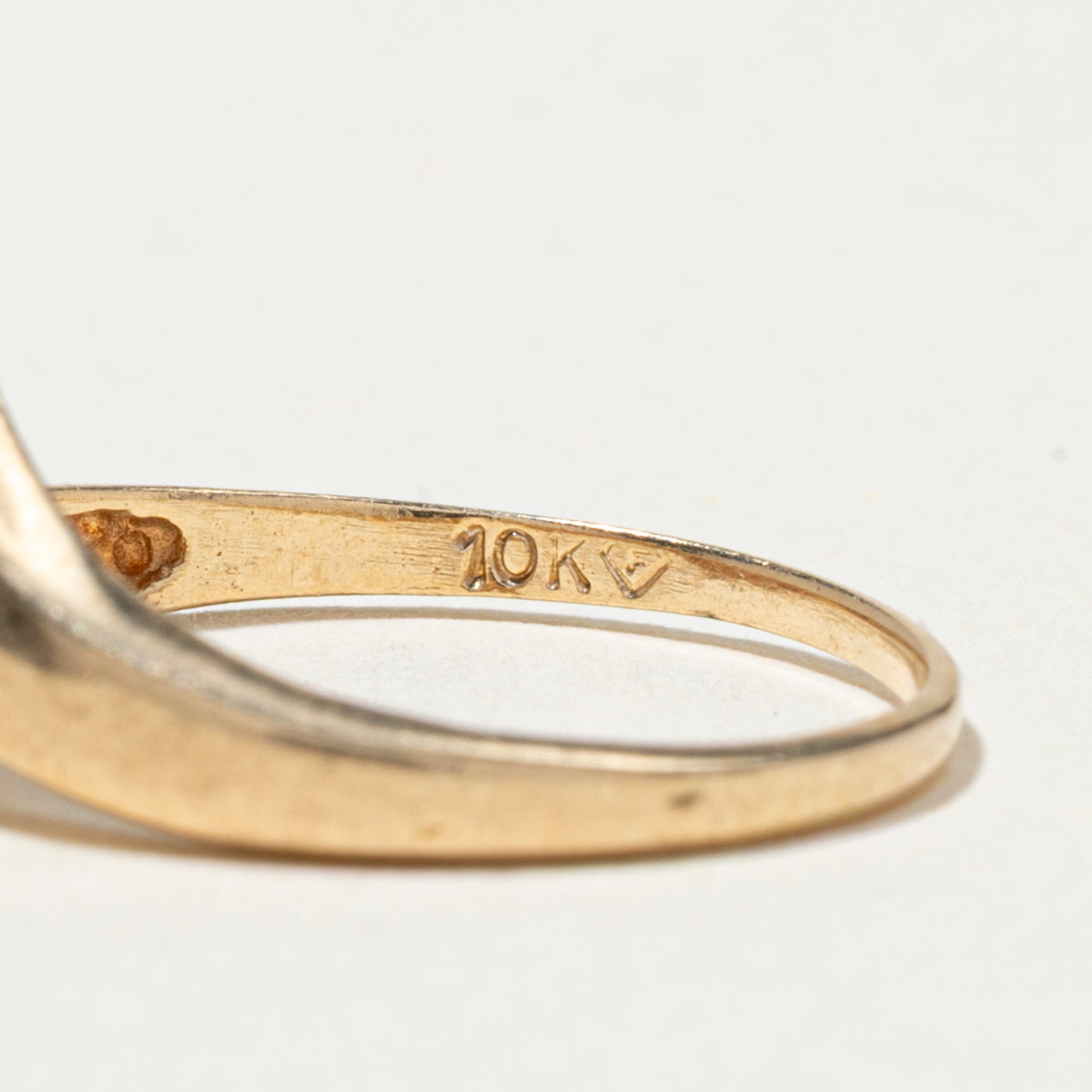 Diamond Hearts Chevron Ring | SZ 5