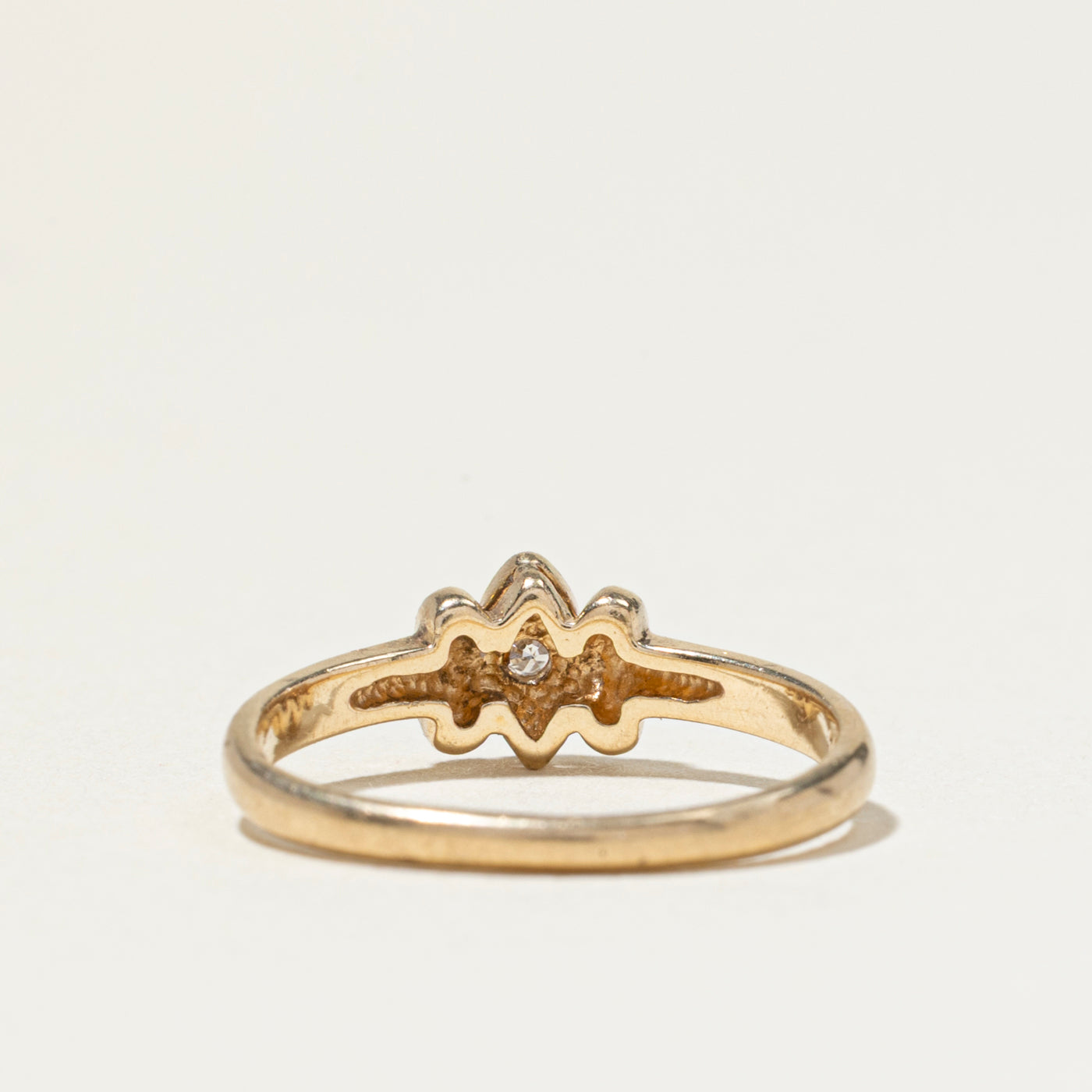 Diamond Grooved Petite Ring | SZ 3