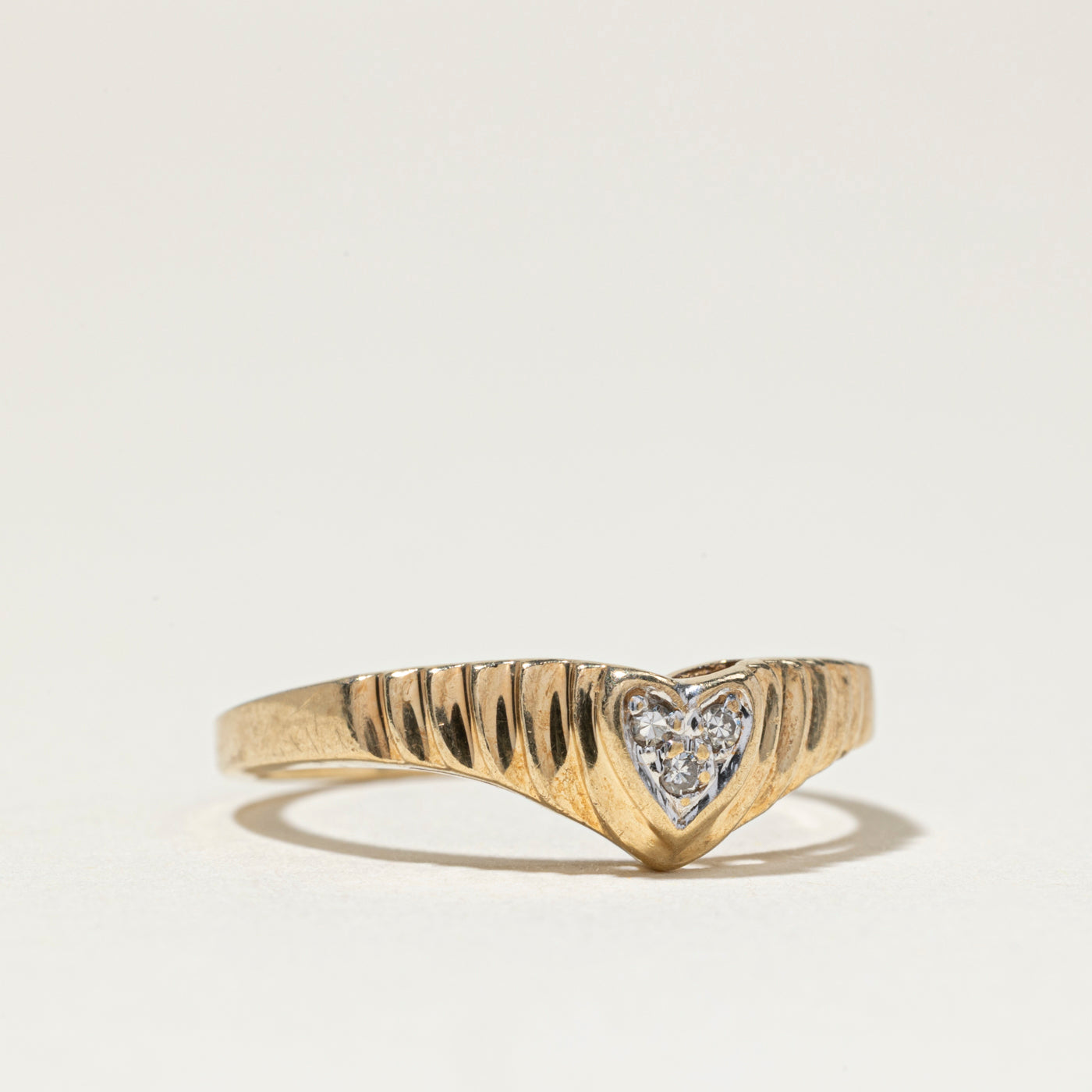 Diamond Heart Grooved Chevron Ring | SZ 5.25
