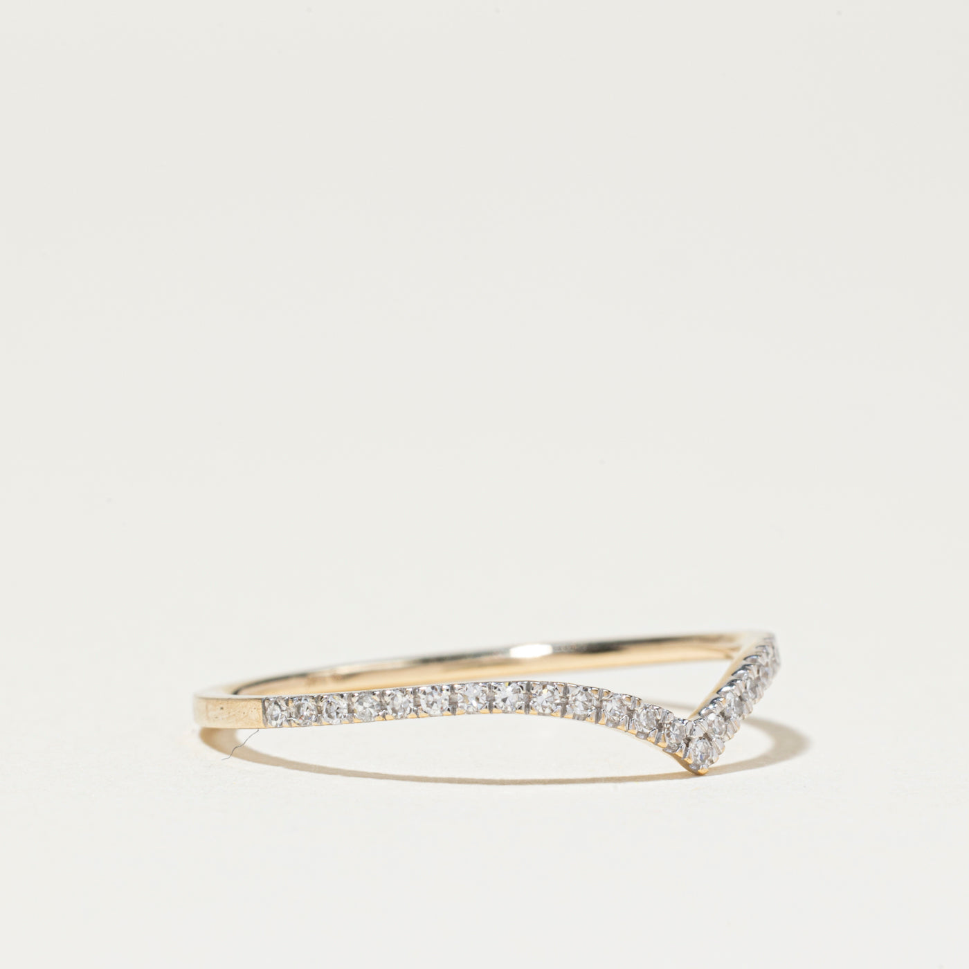 Bague demi-éternité en diamant à chevrons | Taille 7