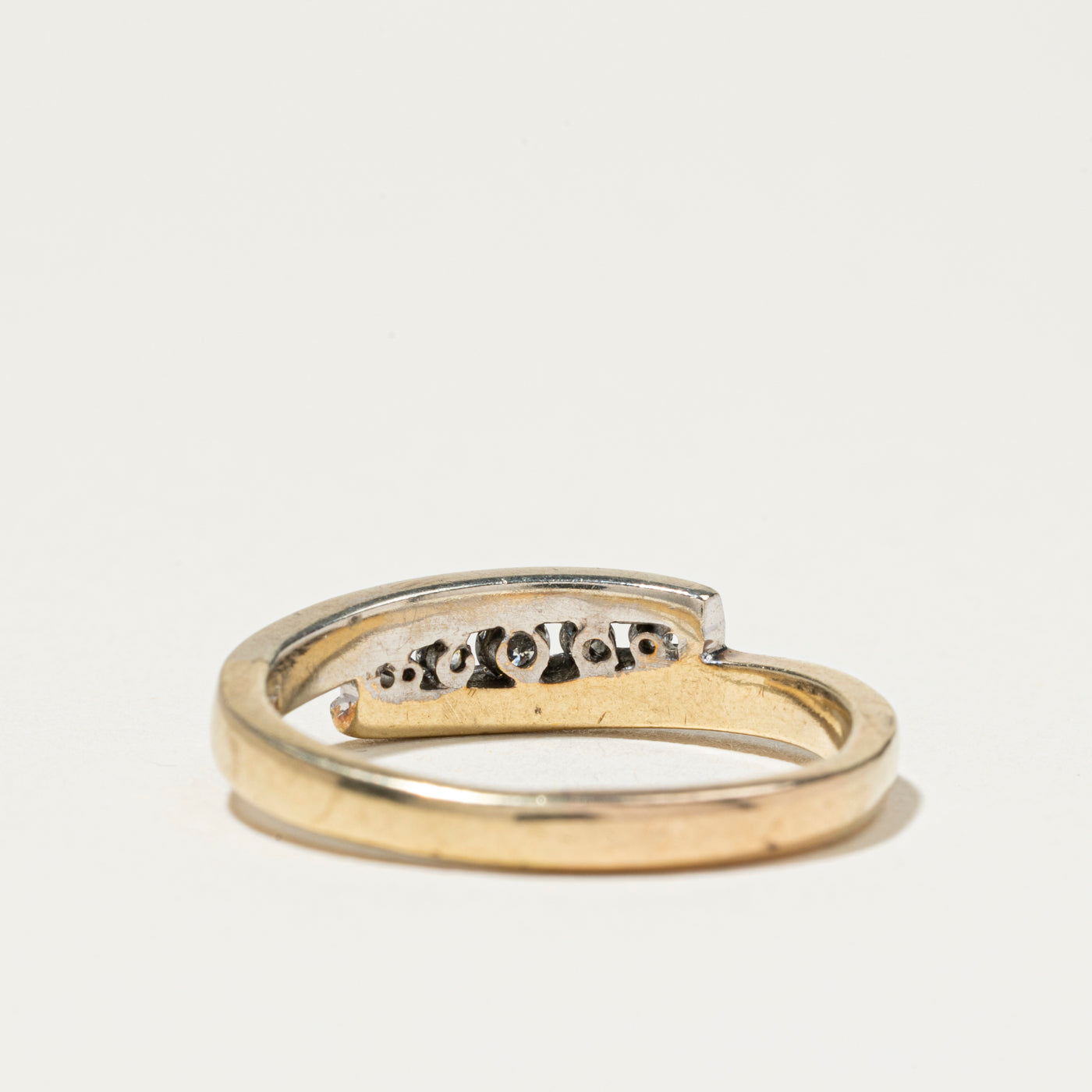 Bague en or bicolore sertie de diamants en canal | Taille 9,5