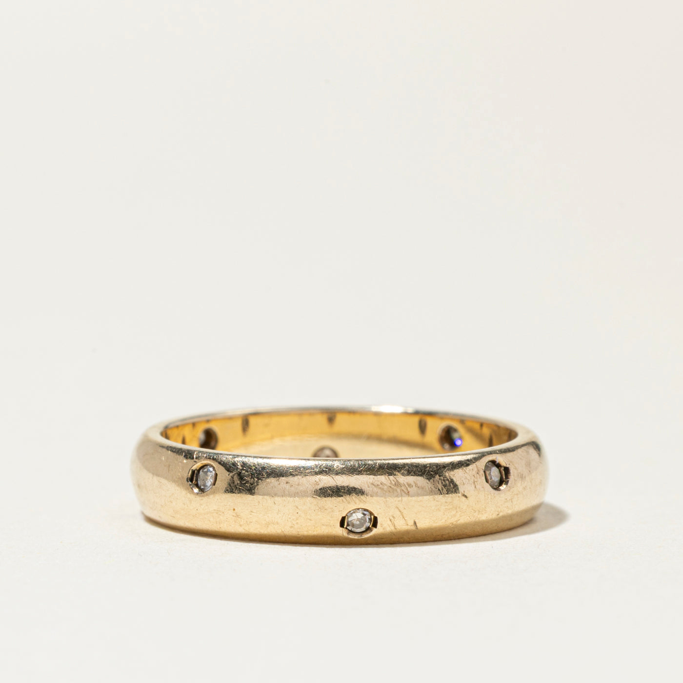 Flush Set Scattered Diamond Band | 4mm | SZ 6.5
