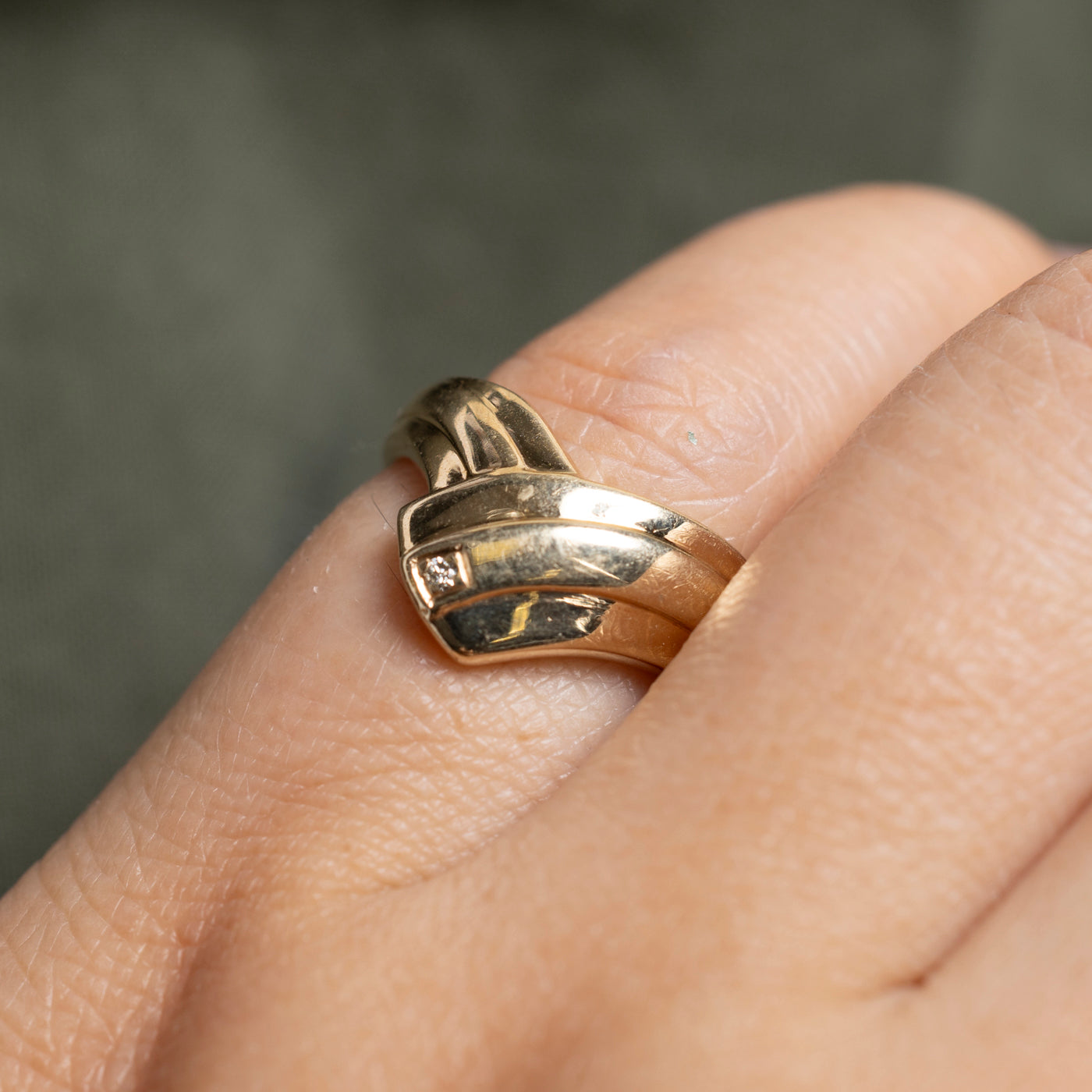 Diamond Chunky Grooved Chevron Ring | SZ 5