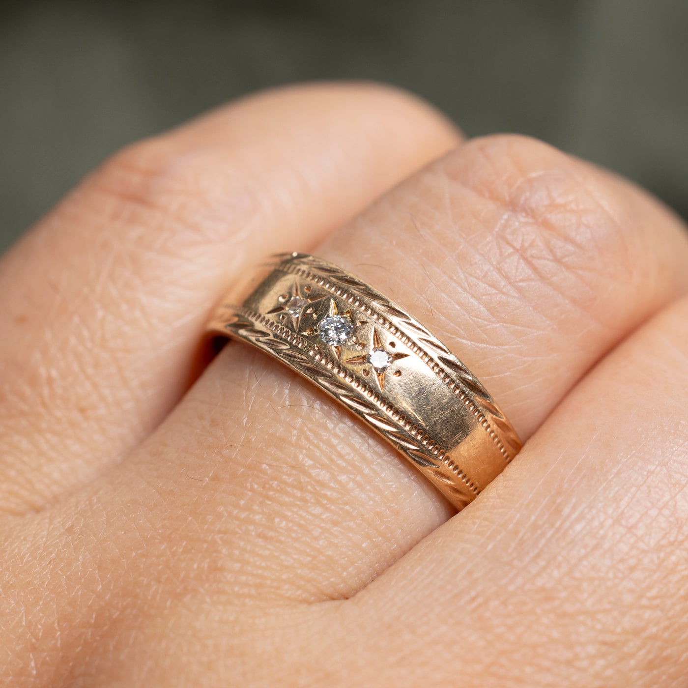 Three Stone Star Set Diamond Textured Band | SZ 9.25