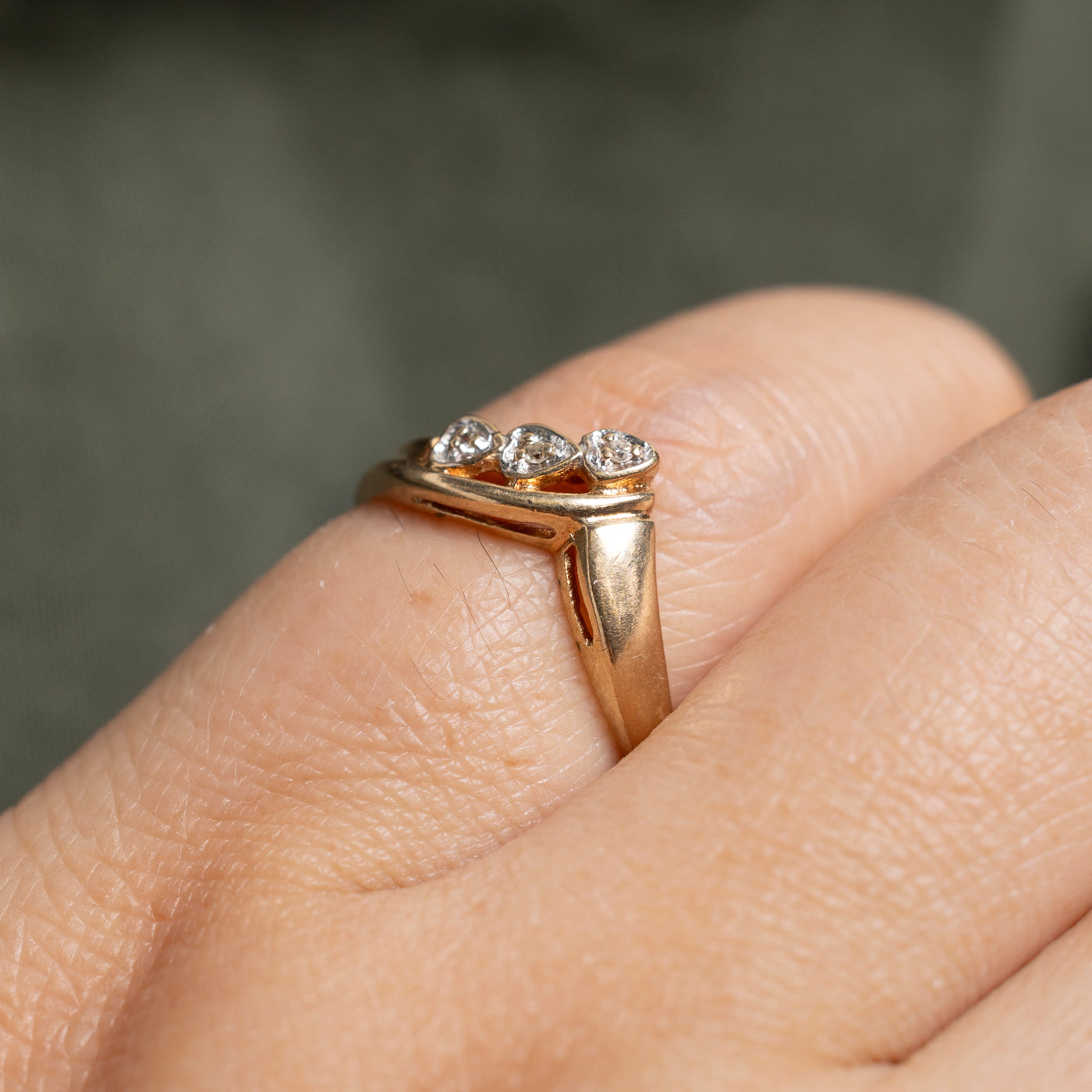 Diamond Hearts Chevron Ring | SZ 5