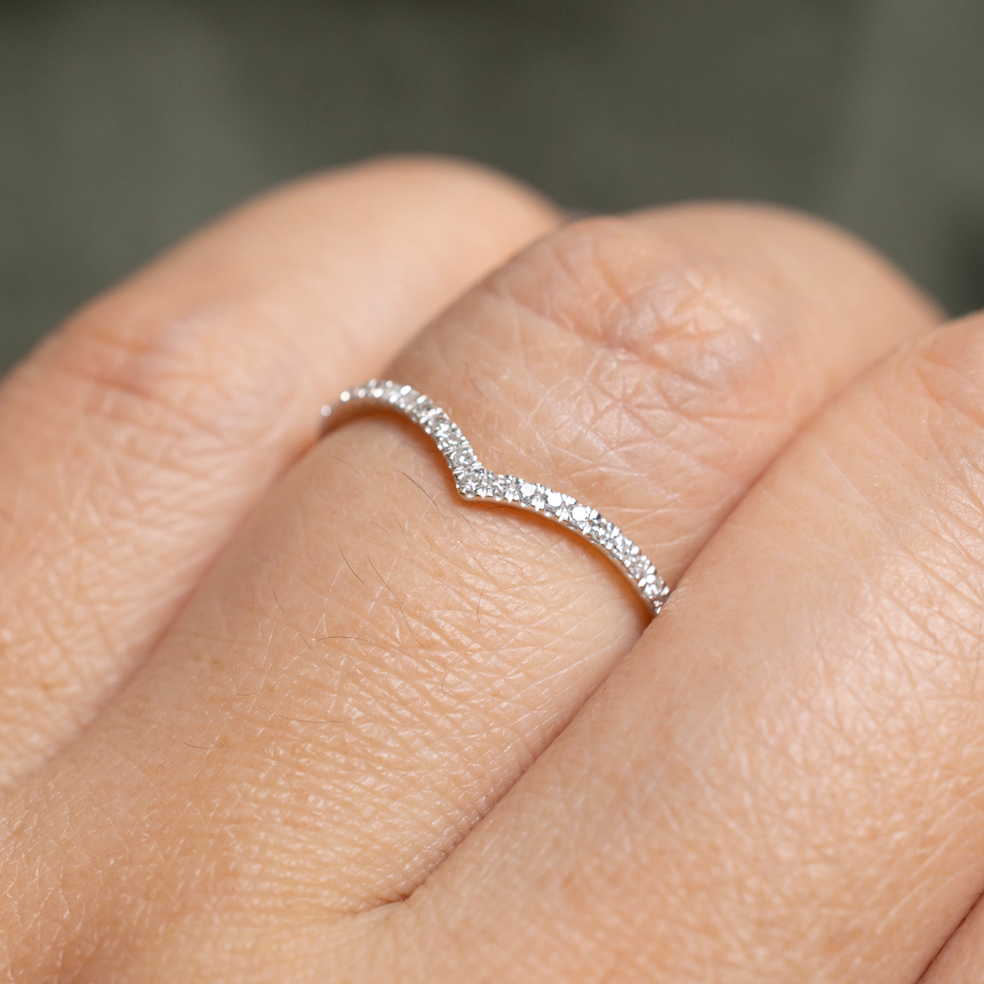 Bague demi-éternité en diamant à chevrons | Taille 7