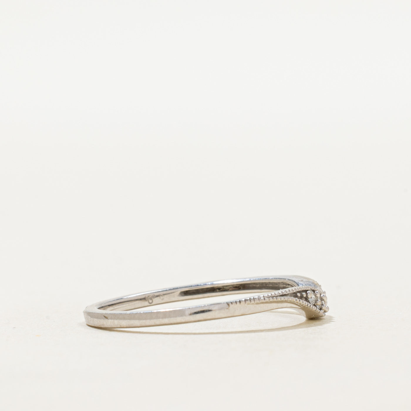 Six Stone Diamond Milgrain Contour Ring | SZ 7