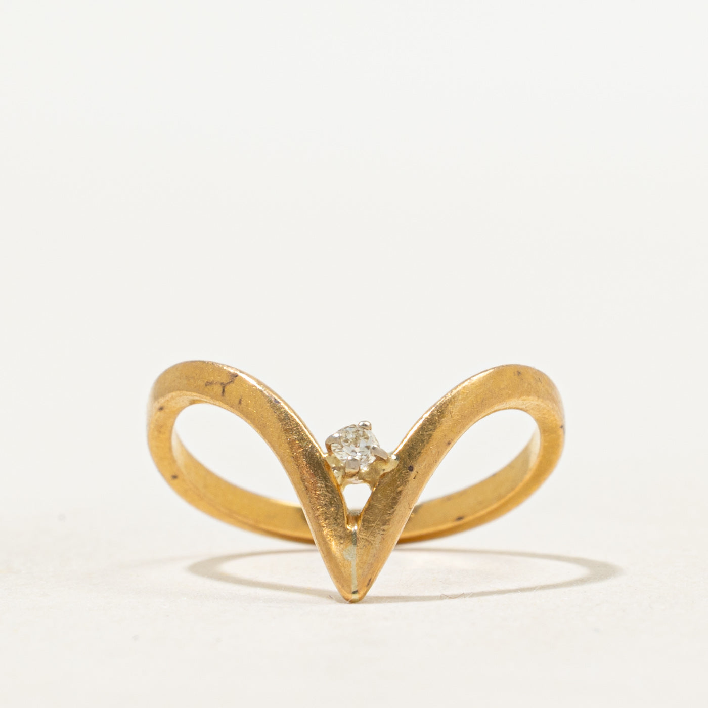 22k Single Stone Diamond Chevron Ring | SZ 3.75