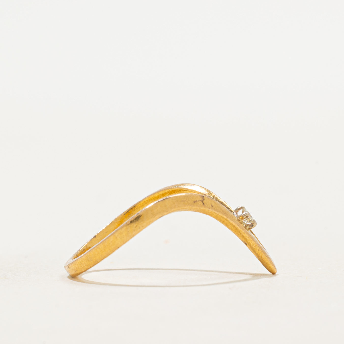 22k Single Stone Diamond Chevron Ring | SZ 3.75