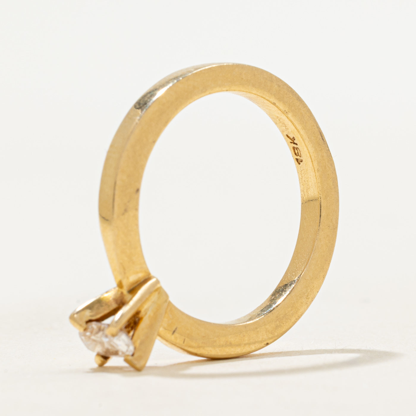 18k Oval Cut Diamond Reverse Tapered Ring | SZ 6.75