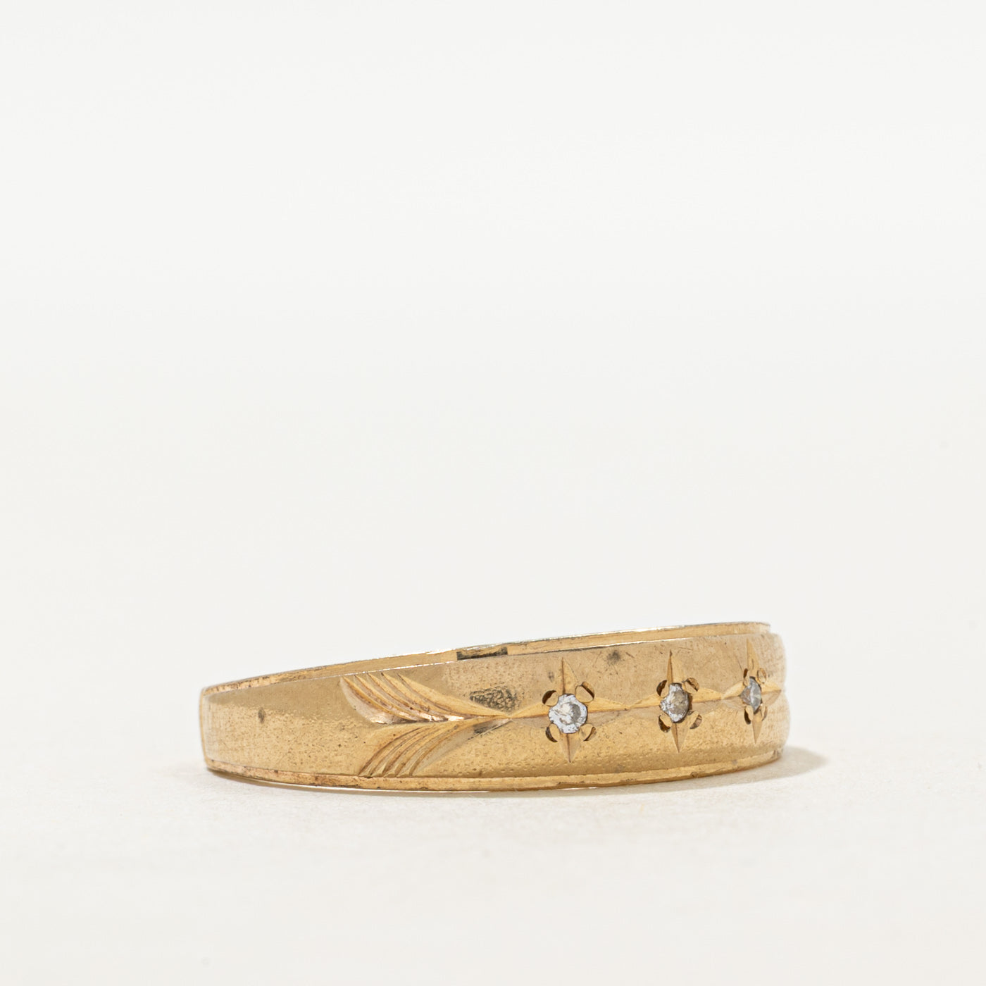 Three Stone Star Set Diamond Engraved Ring | SZ 10