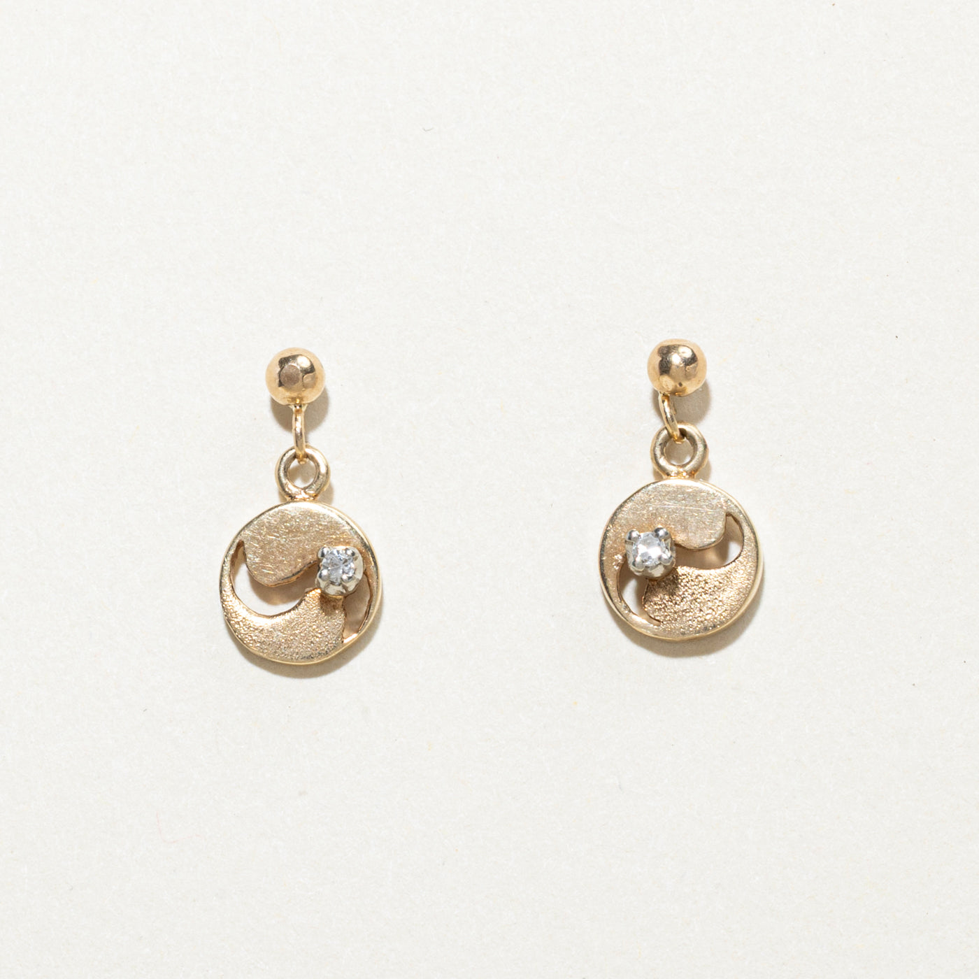 Boucles d'oreilles pendantes rondes en diamant | 0,03 ct