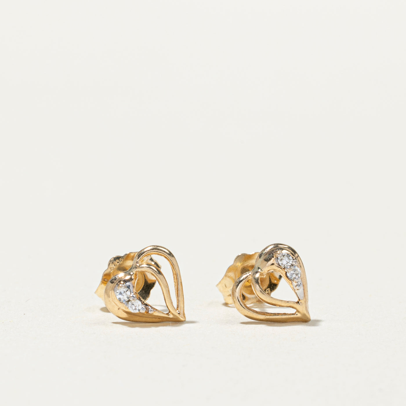 14K Diamond Grooved Heart Stud Earrings | 0.03ctw