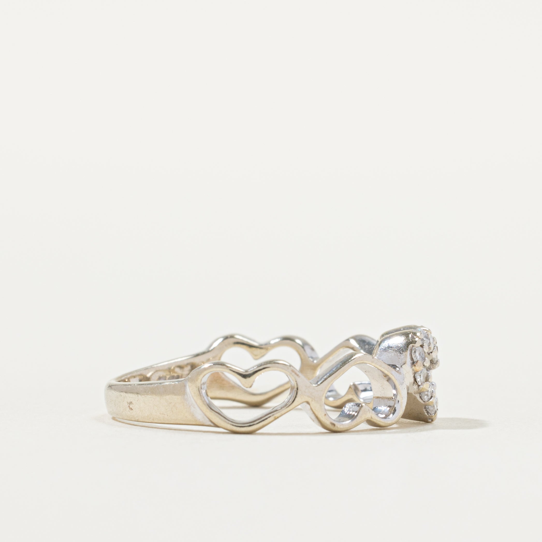 Pave Set Diamond Heart Band | SZ 6.0 |