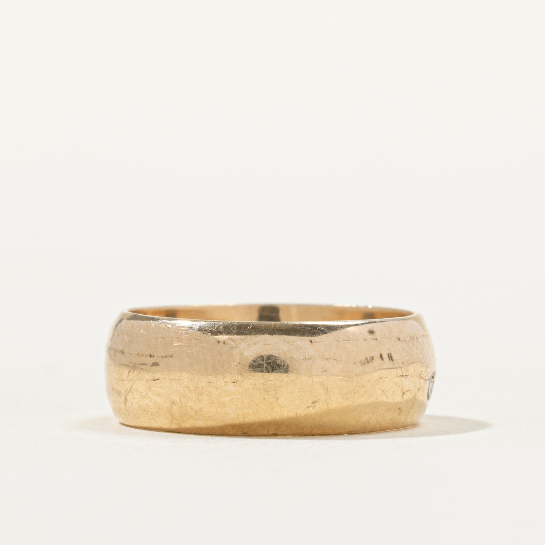 Flush Set Scattered Diamond Band | 5.9mm | SZ 4.0 |