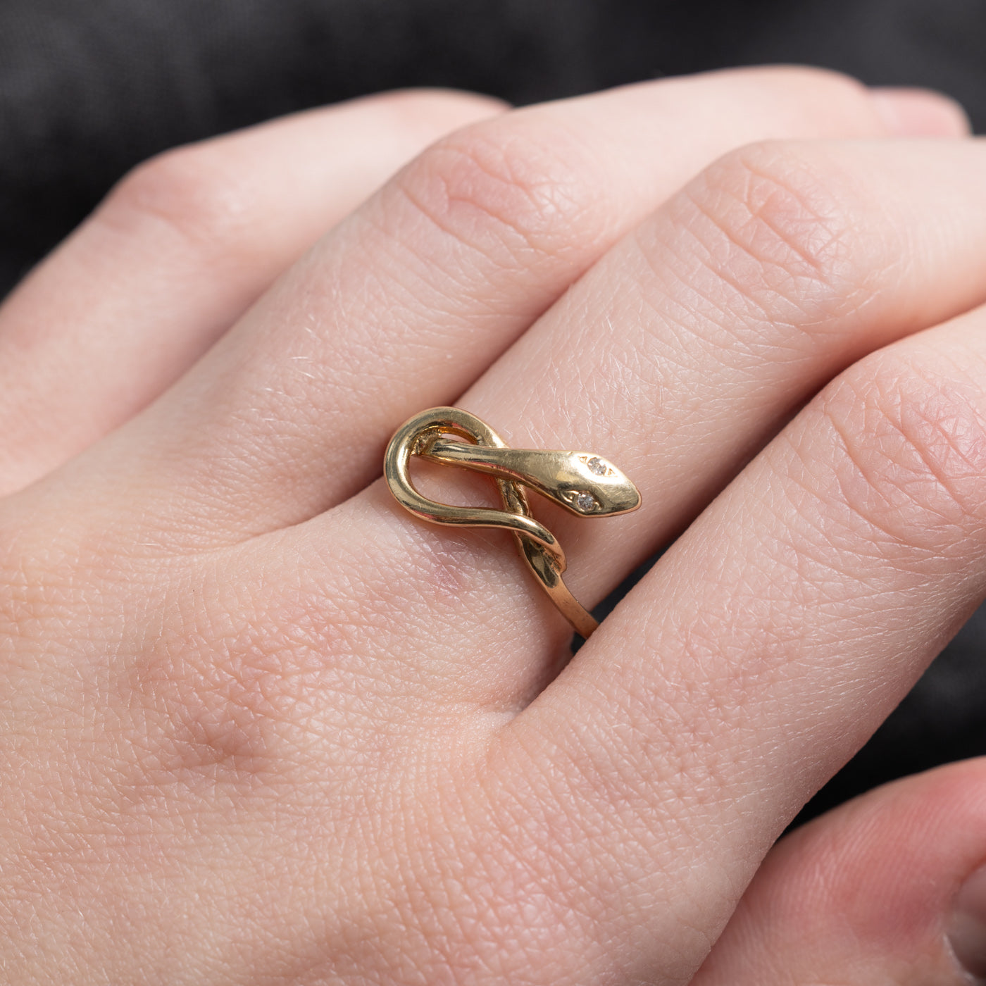 Flush Set Diamond Snake Crossover Ring | SZ 7.0 |