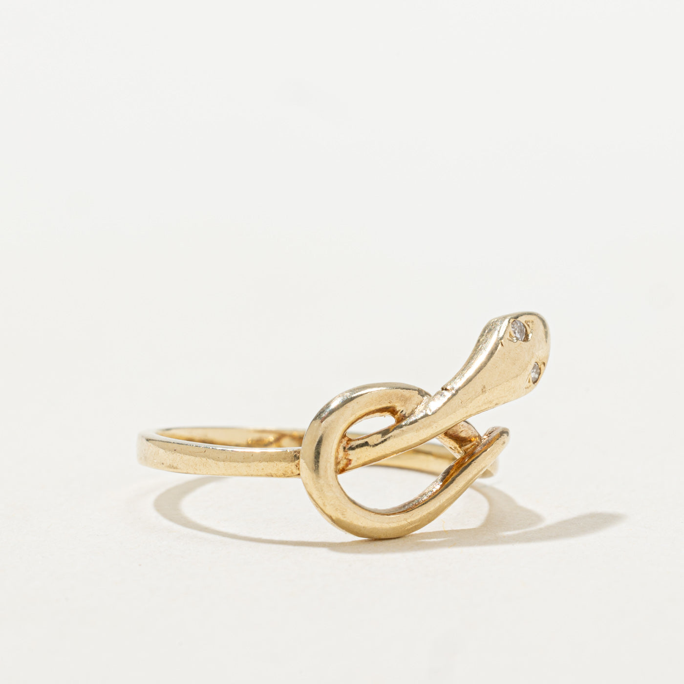 Flush Set Diamond Snake Crossover Ring | SZ 7.0 |