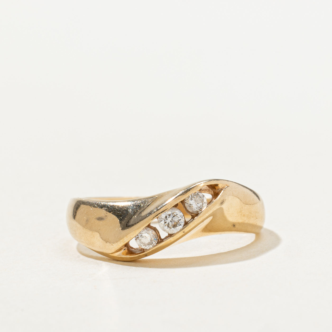 Channel Set Diamond Wave Band | SZ 3.5 |