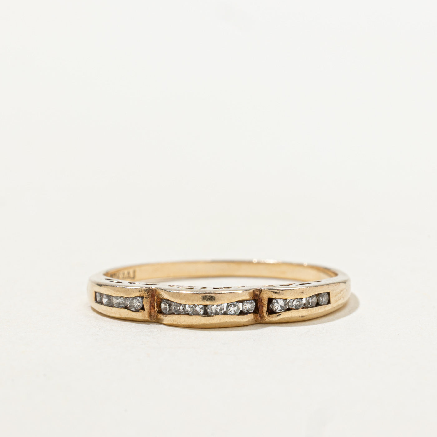 Channel Set Diamond Scalloped Band | SZ 7.5 |