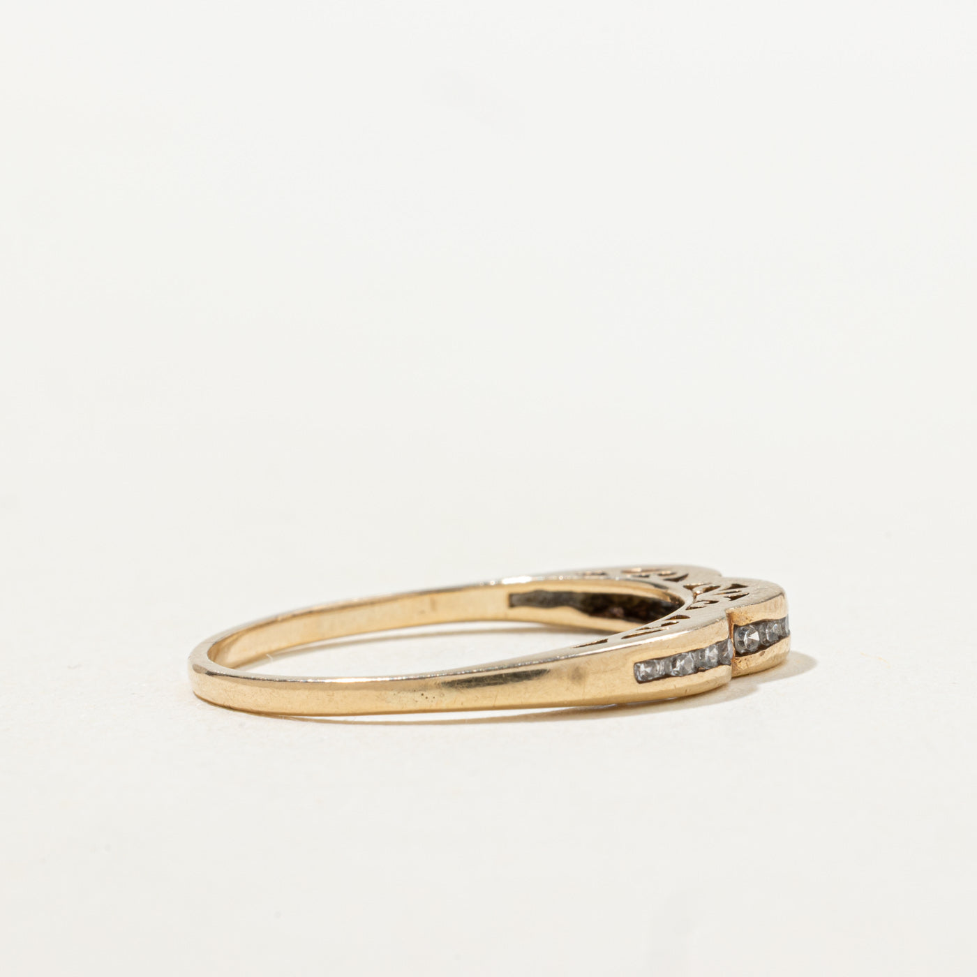 Channel Set Diamond Scalloped Band | SZ 7.5 |