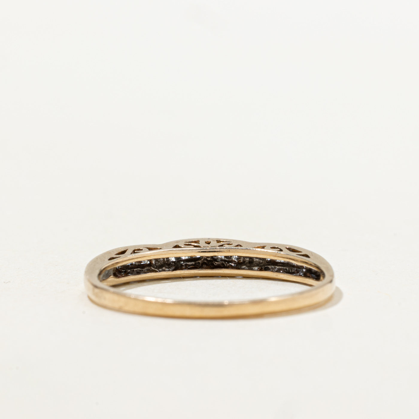 Channel Set Diamond Scalloped Band | SZ 7.5 |