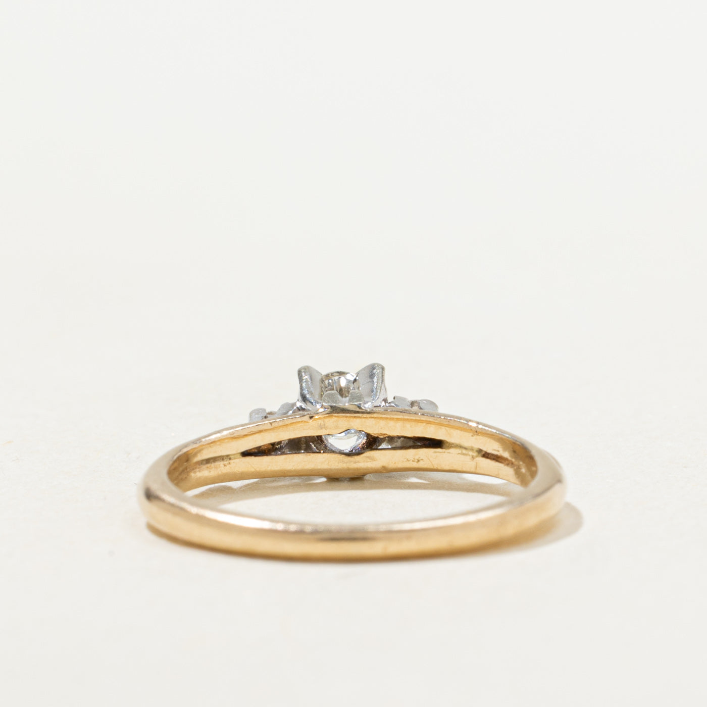 14k Illusion Set Diamond Accented Ring | SZ 3.5 |