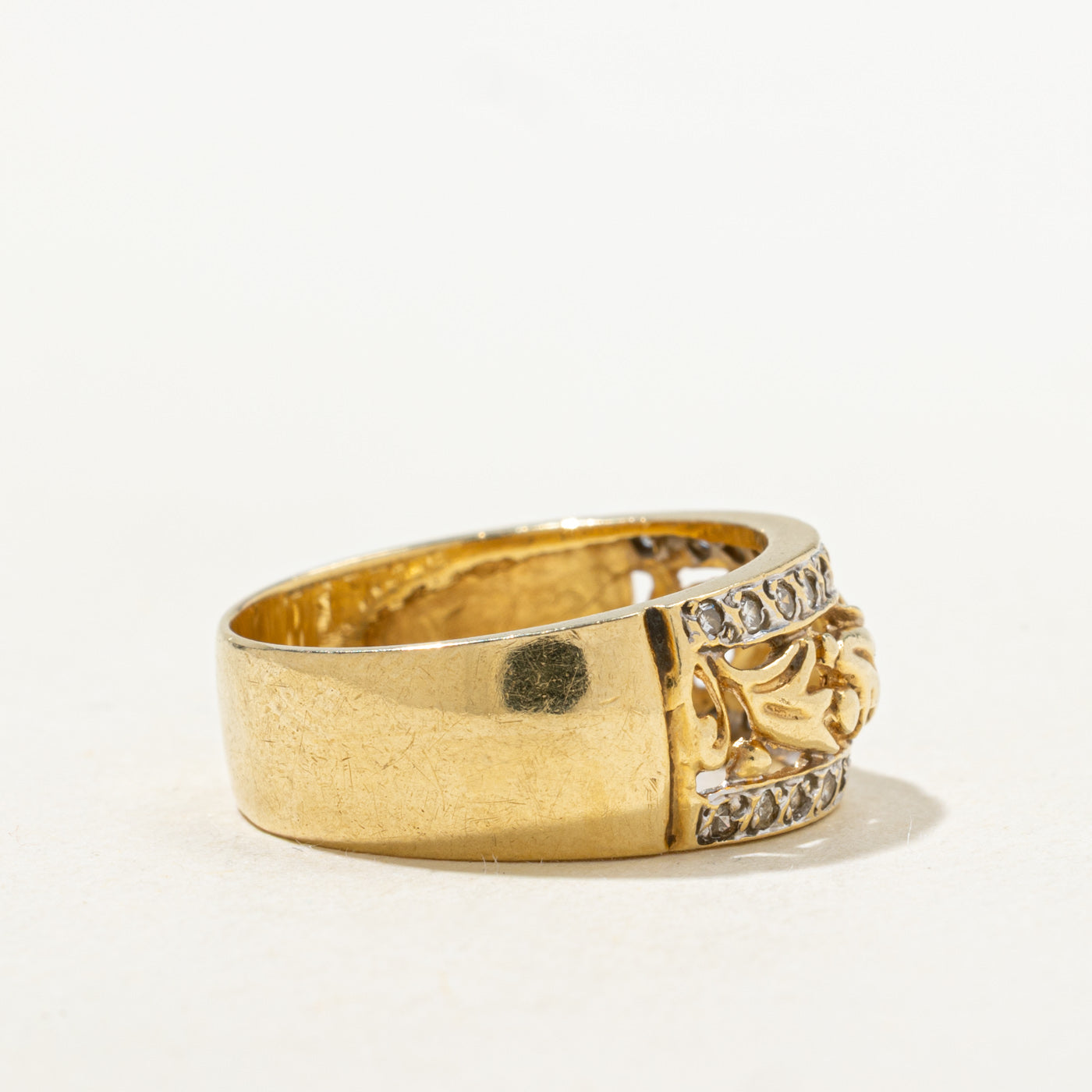 18k Diamond Edged Leaf Design Band | SZ 7.0 |